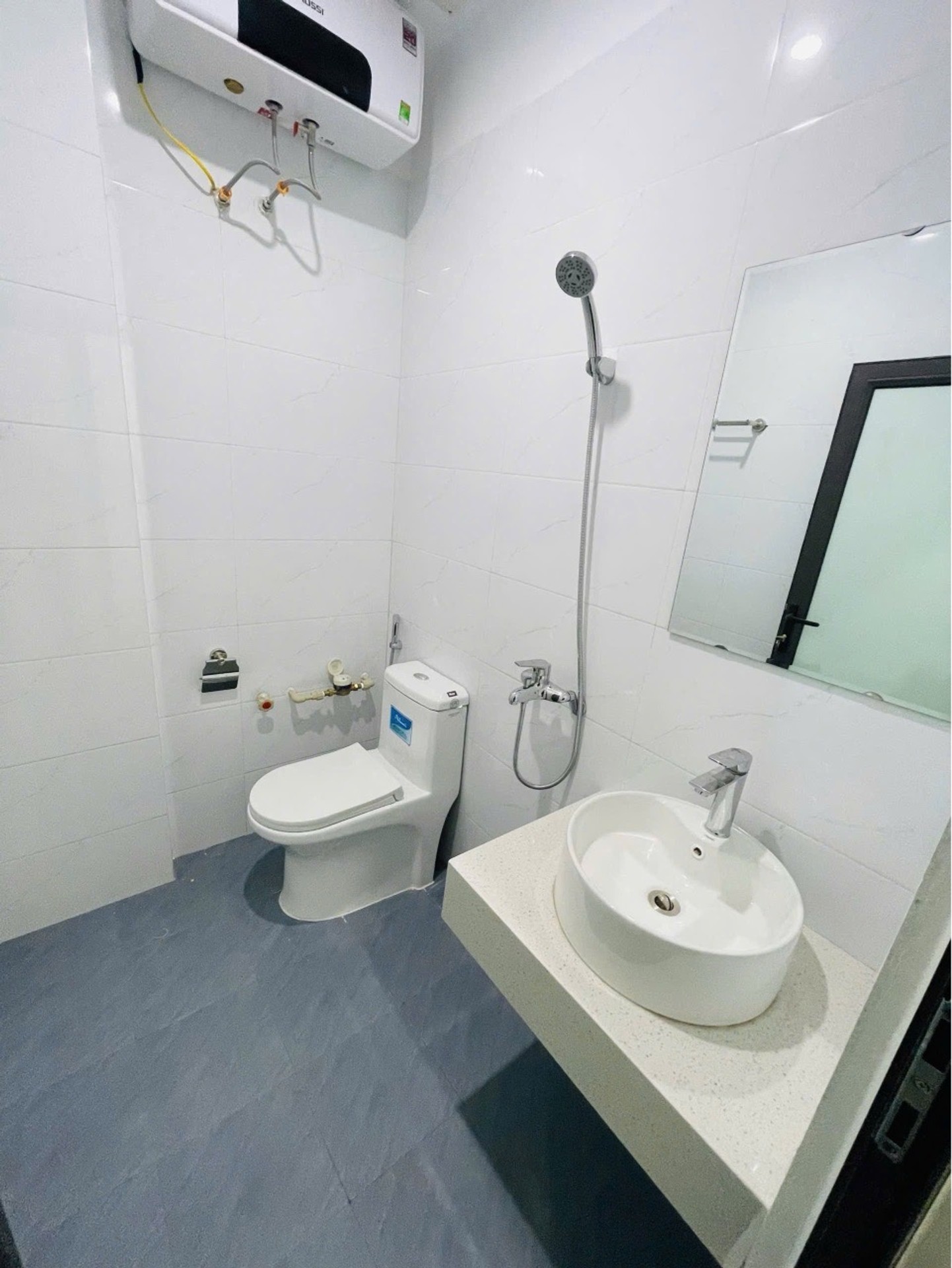 Bán nhà Tôn Thất Tùng - diện tích 35m2 5 tầng - Lô góc - giá 11 tỷ