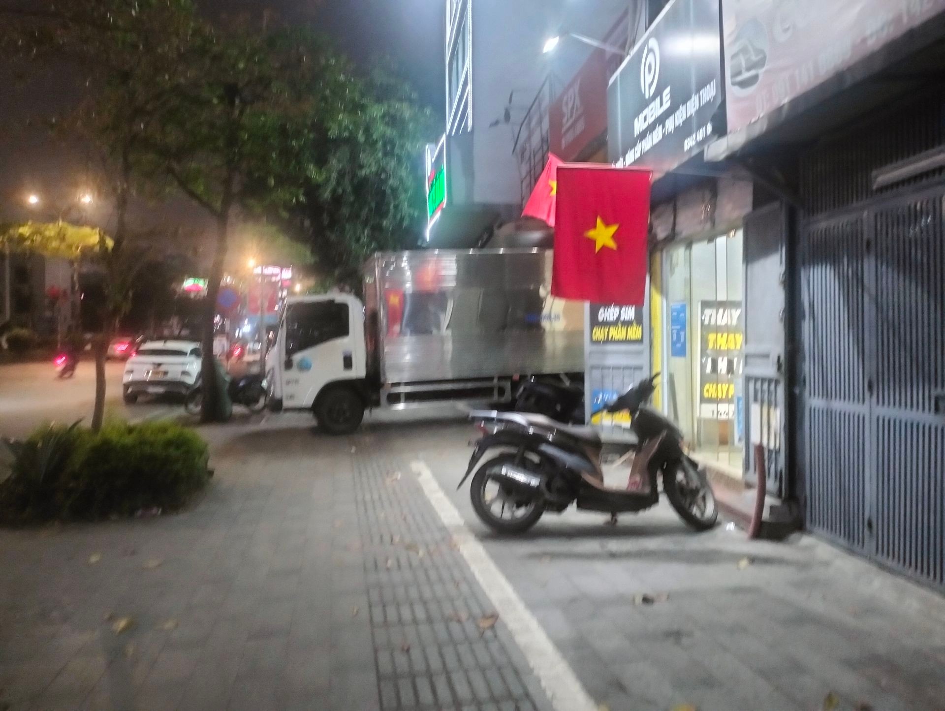 Bán nhà Xã Đàn - diện tích 55m2 4 tầng - Mặt phố kinh doanh sầm uất - giá 31,35 tỷ