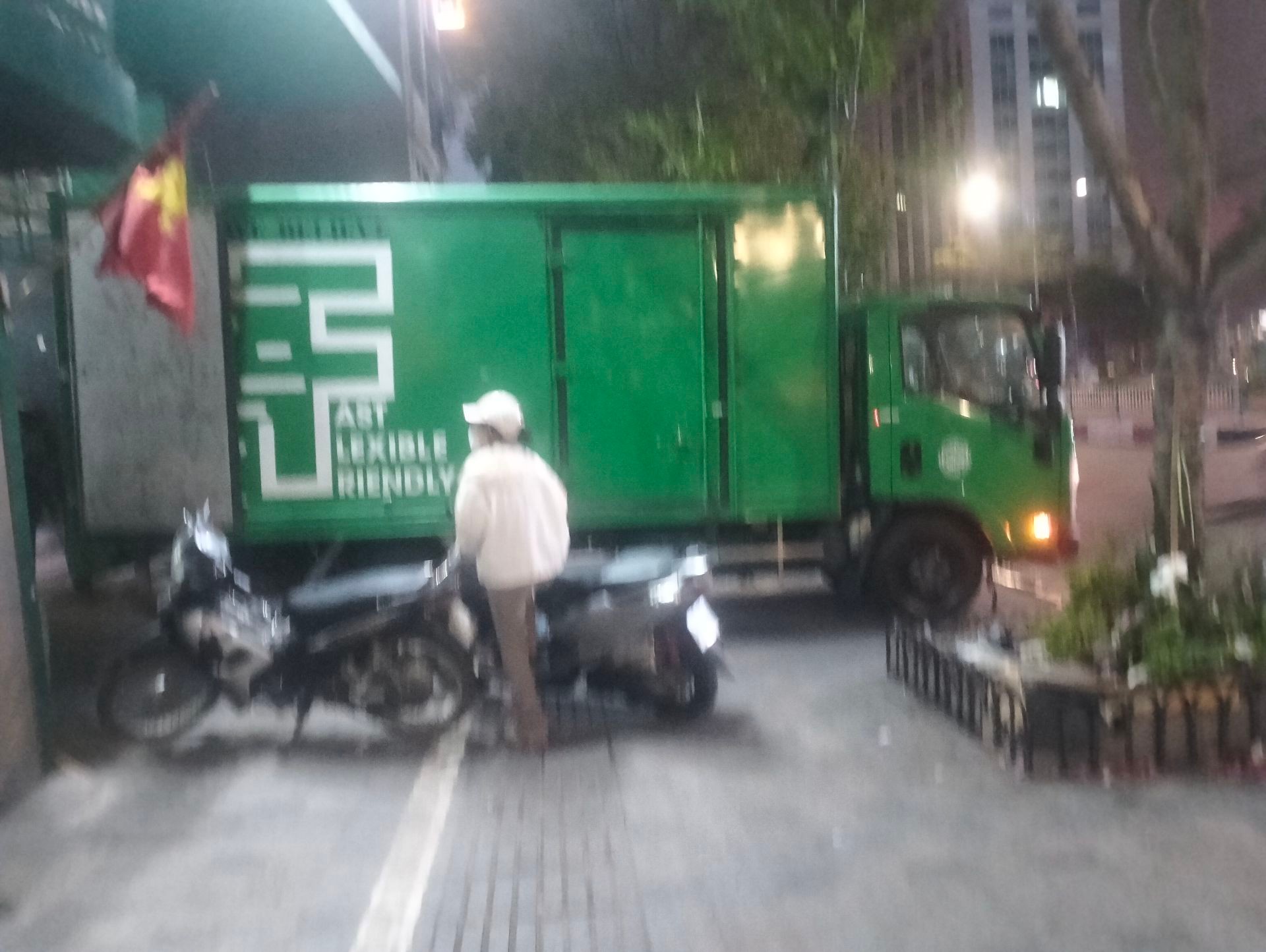 Bán nhà Xã Đàn - diện tích 55m2 4 tầng - Mặt phố kinh doanh sầm uất - giá 31,35 tỷ