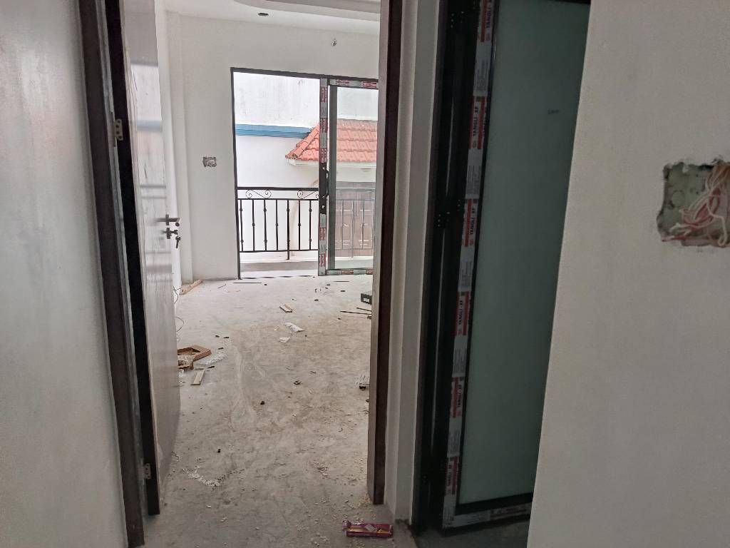 Bán nhà Nguyễn Khoái - diện tích 40m2 5 tầng - mặt ngách thoáng sáng - giá 6,95 tỷ