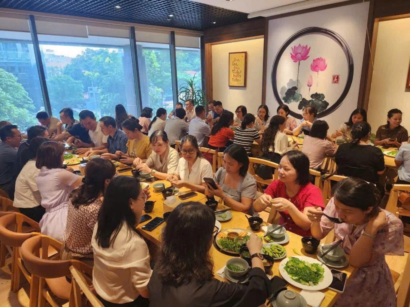 Bán nhà Lê Văn Lương - diện tích 250m2 2 tầng - Mặt phố trung tâm - giá 82 tỷ