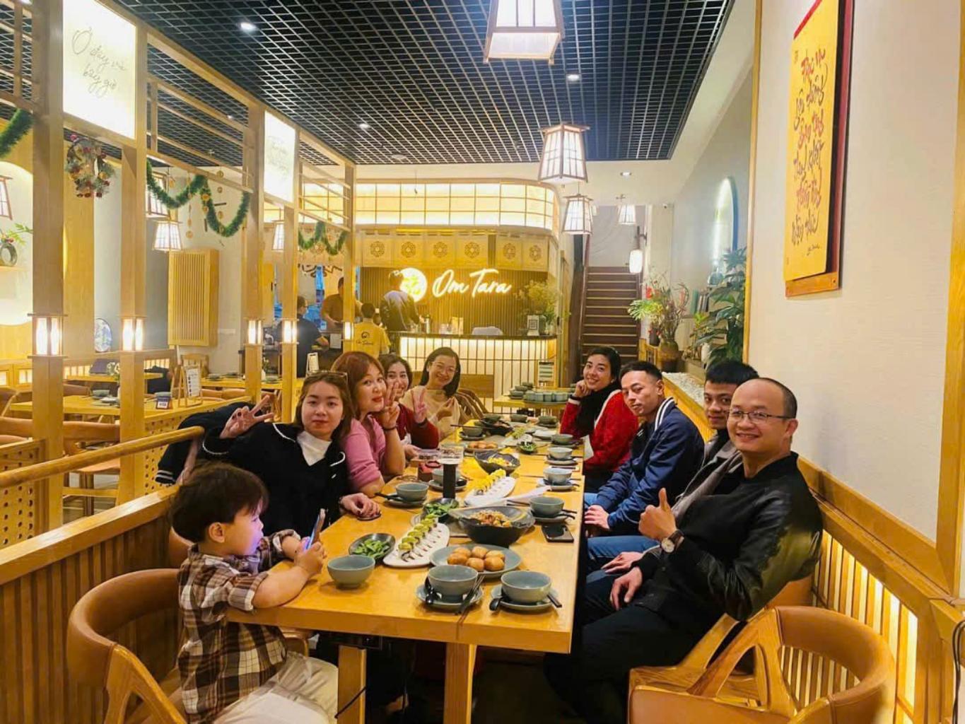 Bán nhà Lê Văn Lương - diện tích 250m2 2 tầng - Mặt phố trung tâm - giá 82 tỷ