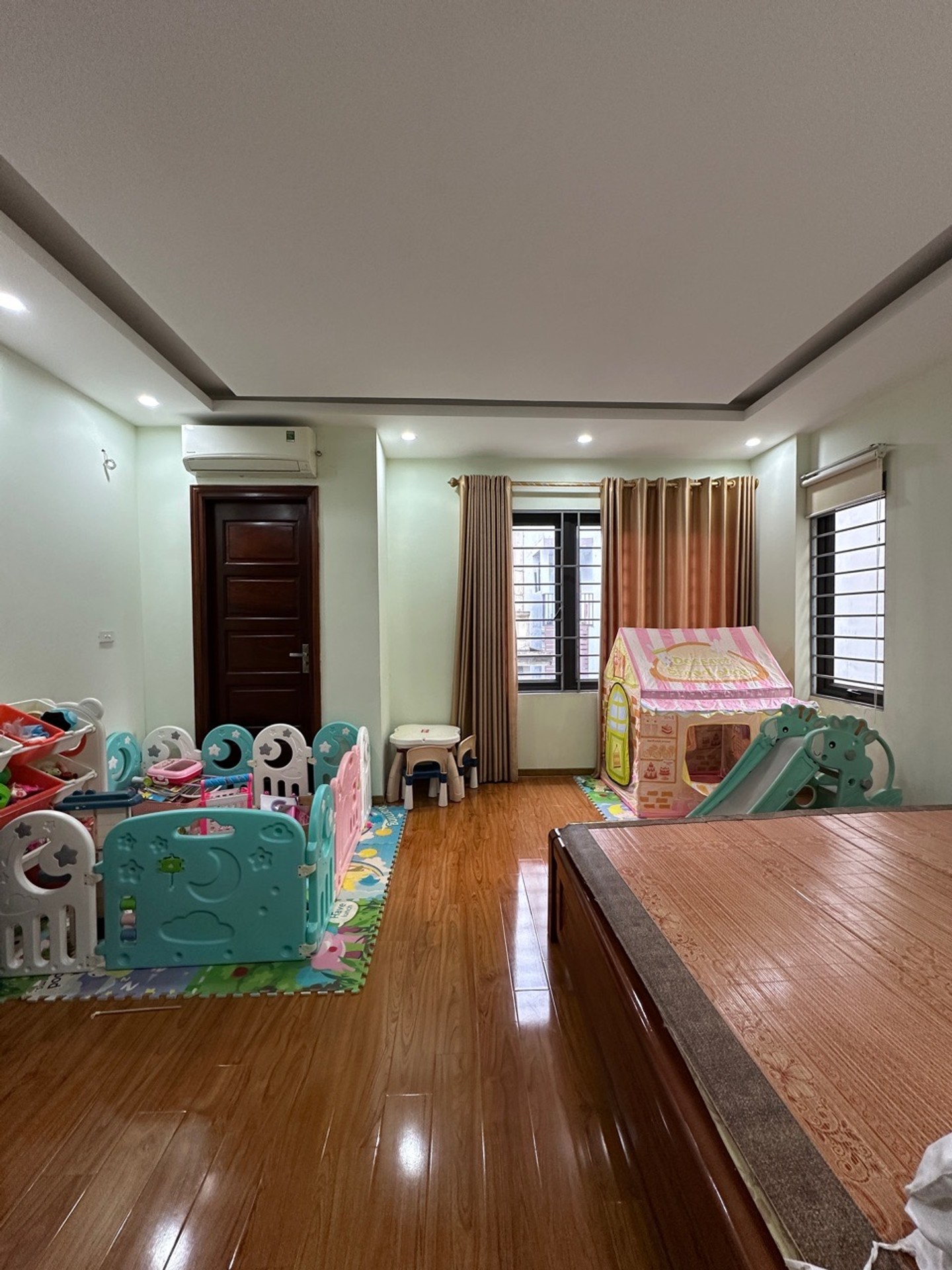 Bán nhà Hoàng Mai - diện tích 32m2 5 tầng - Lô góc - giá 7,95 tỷ