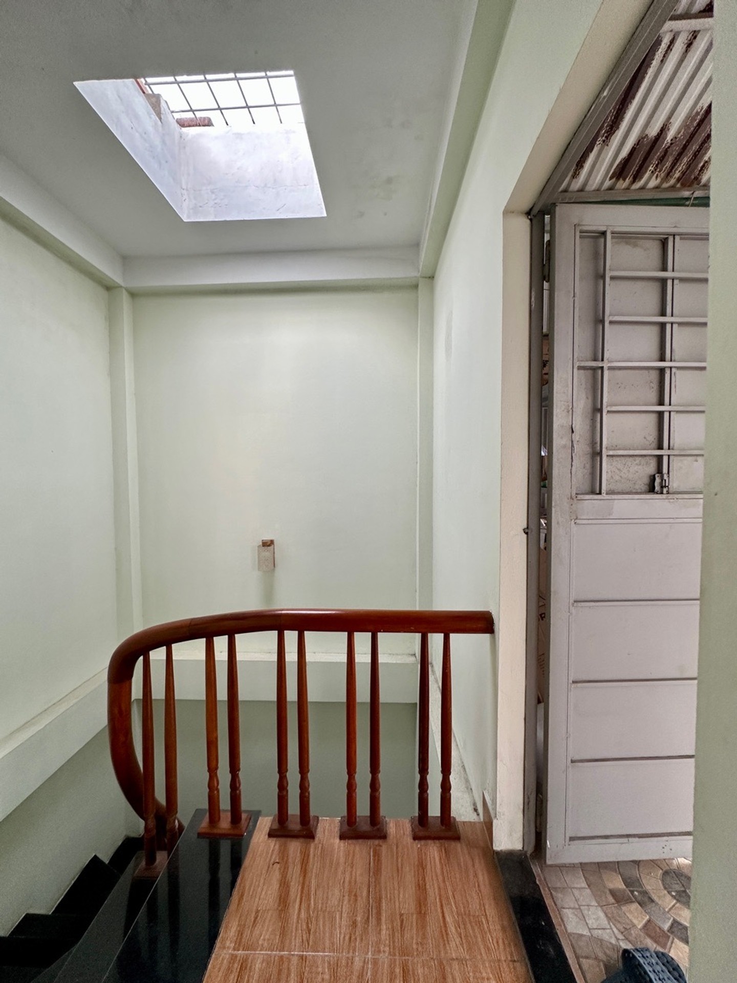 Bán nhà Hoàng Mai - diện tích 32m2 5 tầng - Lô góc - giá 7,95 tỷ