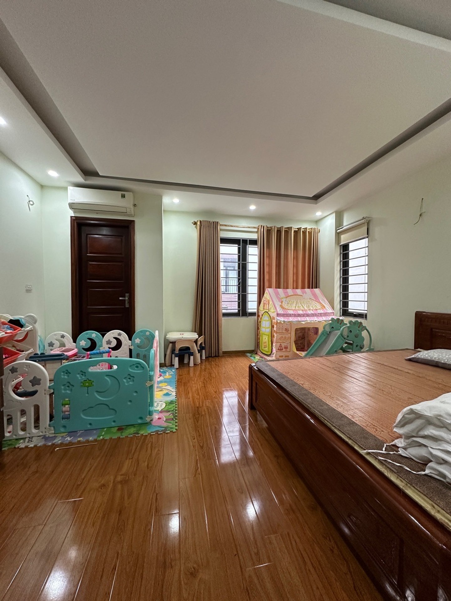 Bán nhà Hoàng Mai - diện tích 32m2 5 tầng - Lô góc - giá 7,95 tỷ