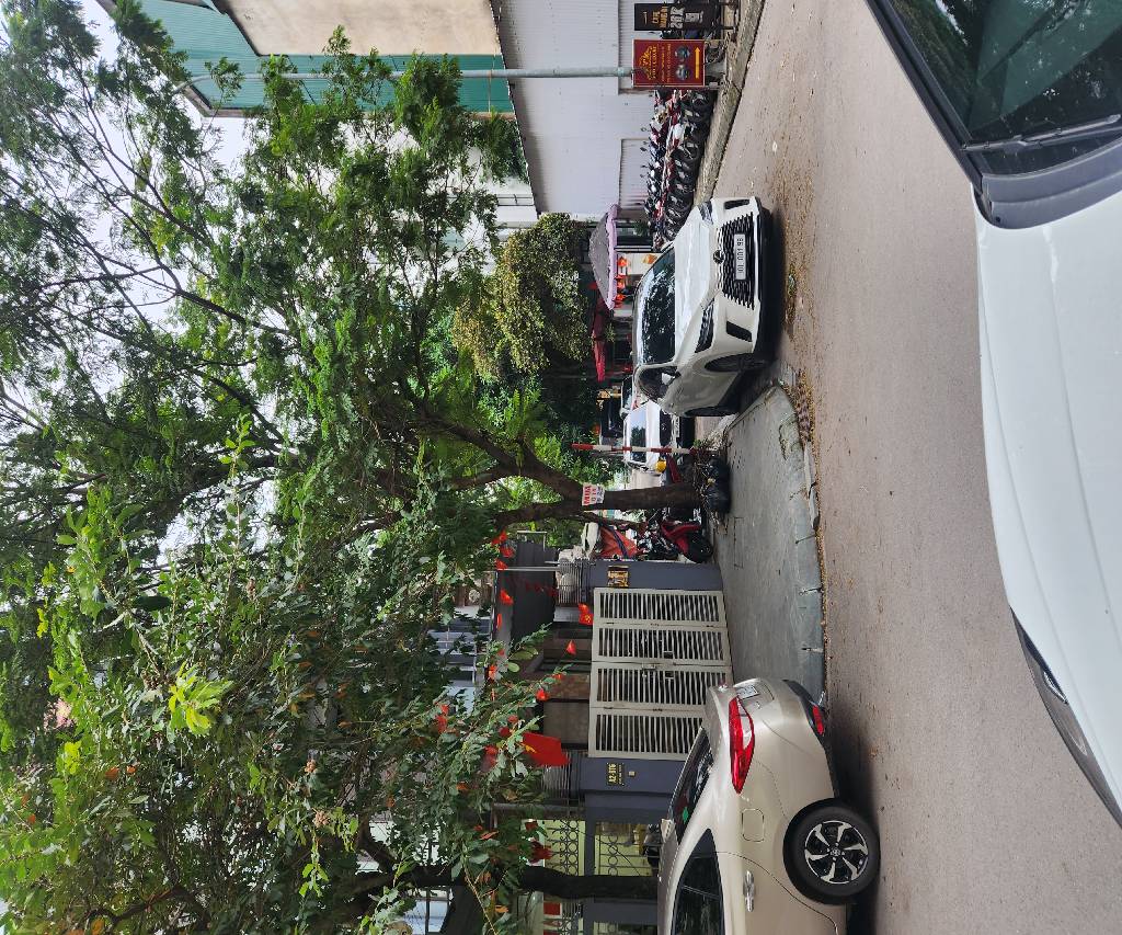 Bán nhà Nguyễn Xiển - diện tích 128m2 6 tầng - Lô góc xẻ khe, thang máy - giá 44,5 tỷ