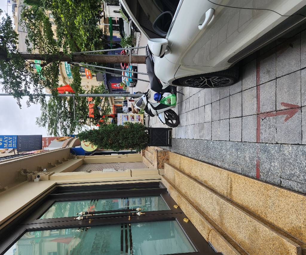 Bán nhà Nguyễn Xiển - diện tích 128m2 6 tầng - Lô góc xẻ khe, thang máy - giá 44,5 tỷ