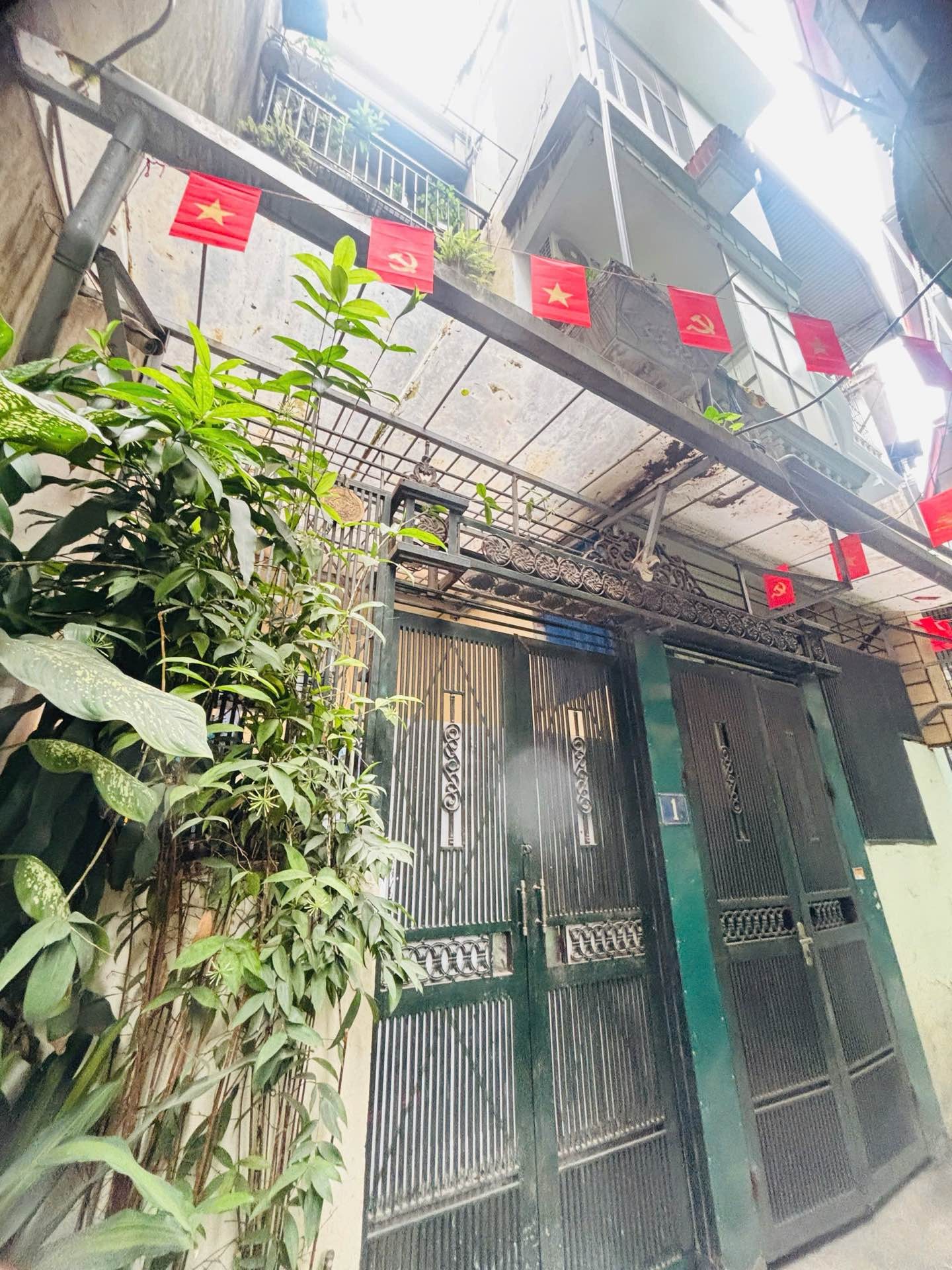 Bán nhà Lê Thanh Nghị - diện tích 73m2 4 tầng - Nhà ra phố - giá 31 tỷ