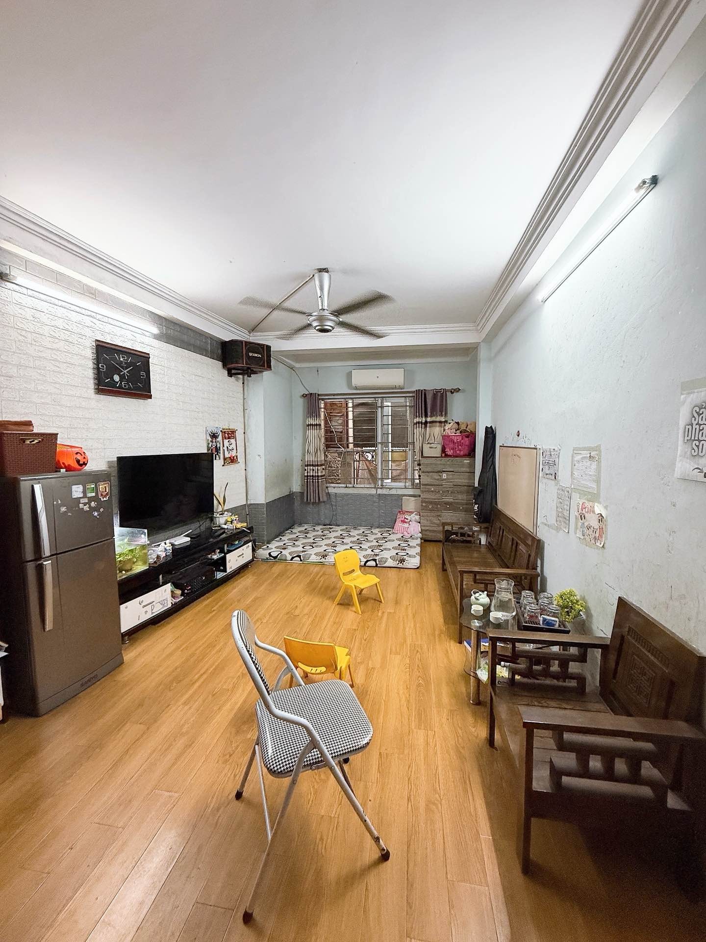 Bán nhà Hoàng Mai - diện tích 42m2 5 tầng - Sổ đỏ chính chủ - giá 7,5 tỷ