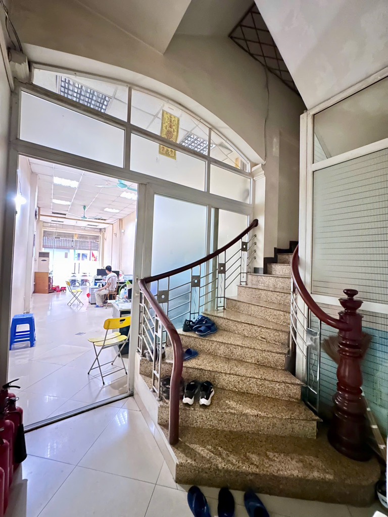 Bán nhà Nguyễn Lương Bằng - diện tích 81.6m2 5 tầng - MẶT PHỐ TRUNG TÂM - giá 33 tỷ