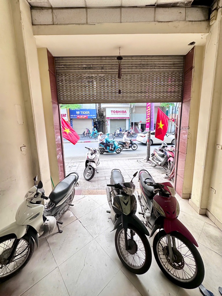 Bán nhà Nguyễn Lương Bằng - diện tích 81.6m2 5 tầng - MẶT PHỐ TRUNG TÂM - giá 33 tỷ