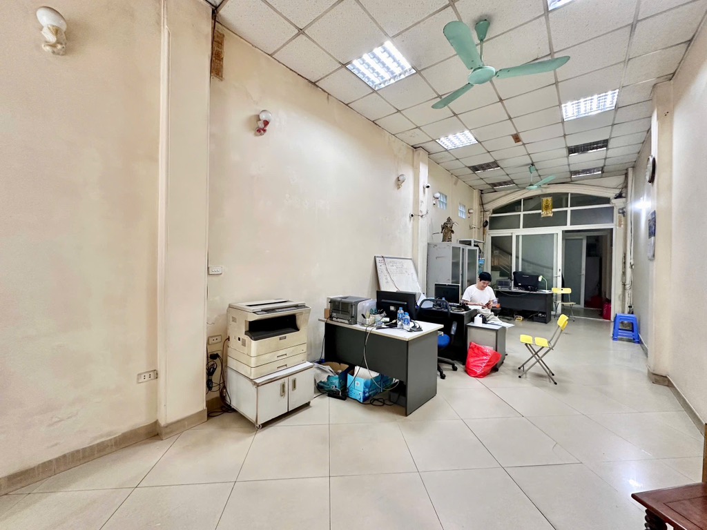 Bán nhà Nguyễn Lương Bằng - diện tích 81.6m2 5 tầng - MẶT PHỐ TRUNG TÂM - giá 33 tỷ