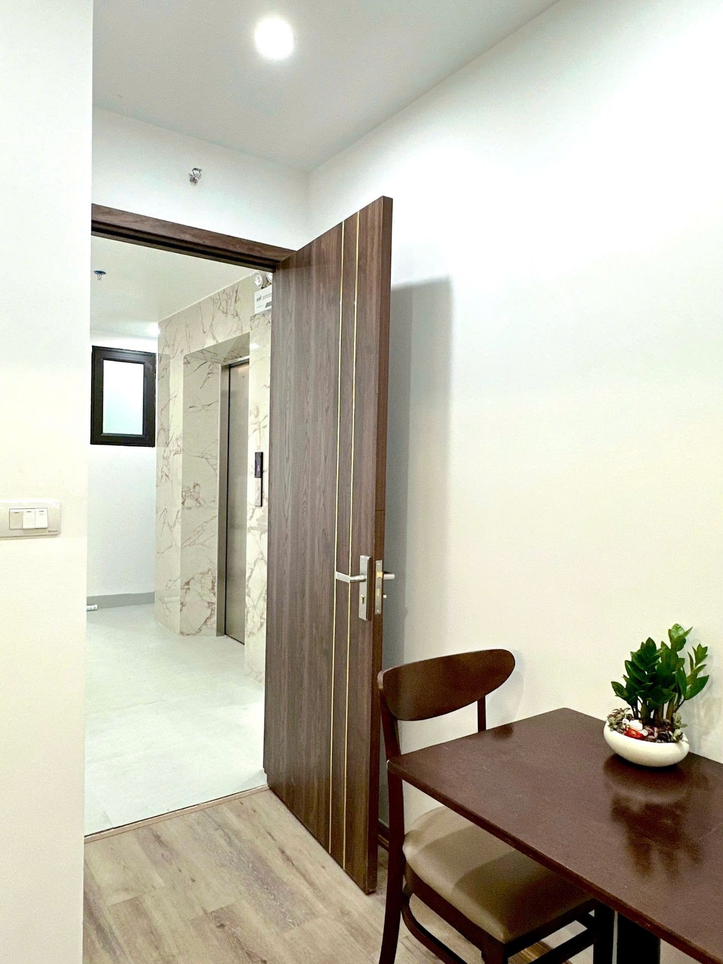 Bán nhà Láng - diện tích 124m2 6 tầng - Lô góc 2 mặt thoáng - giá 31 tỷ