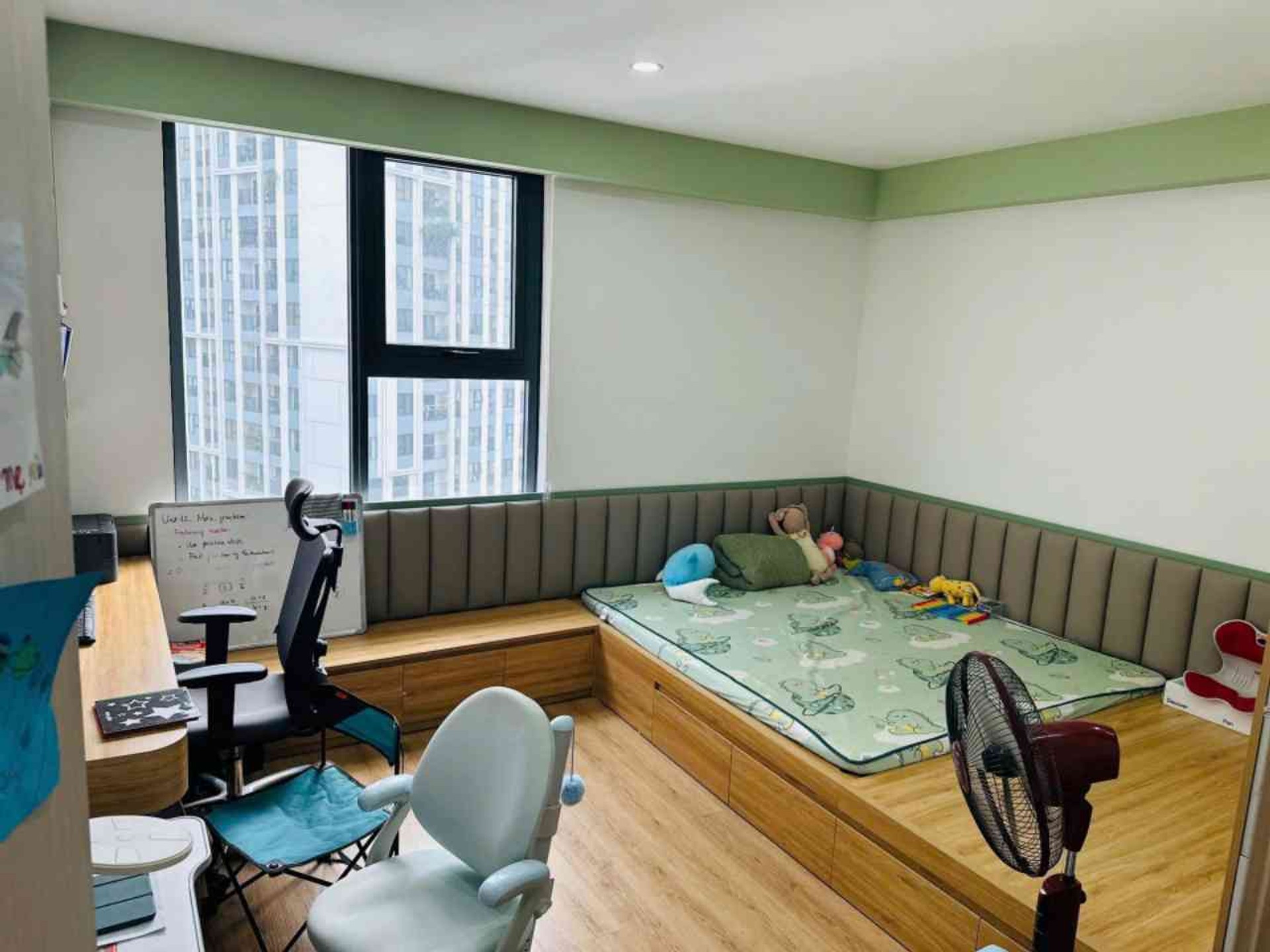 Bán nhà Tân Mai - diện tích 110m2 21 tầng - Lô góc - giá 10,9 tỷ