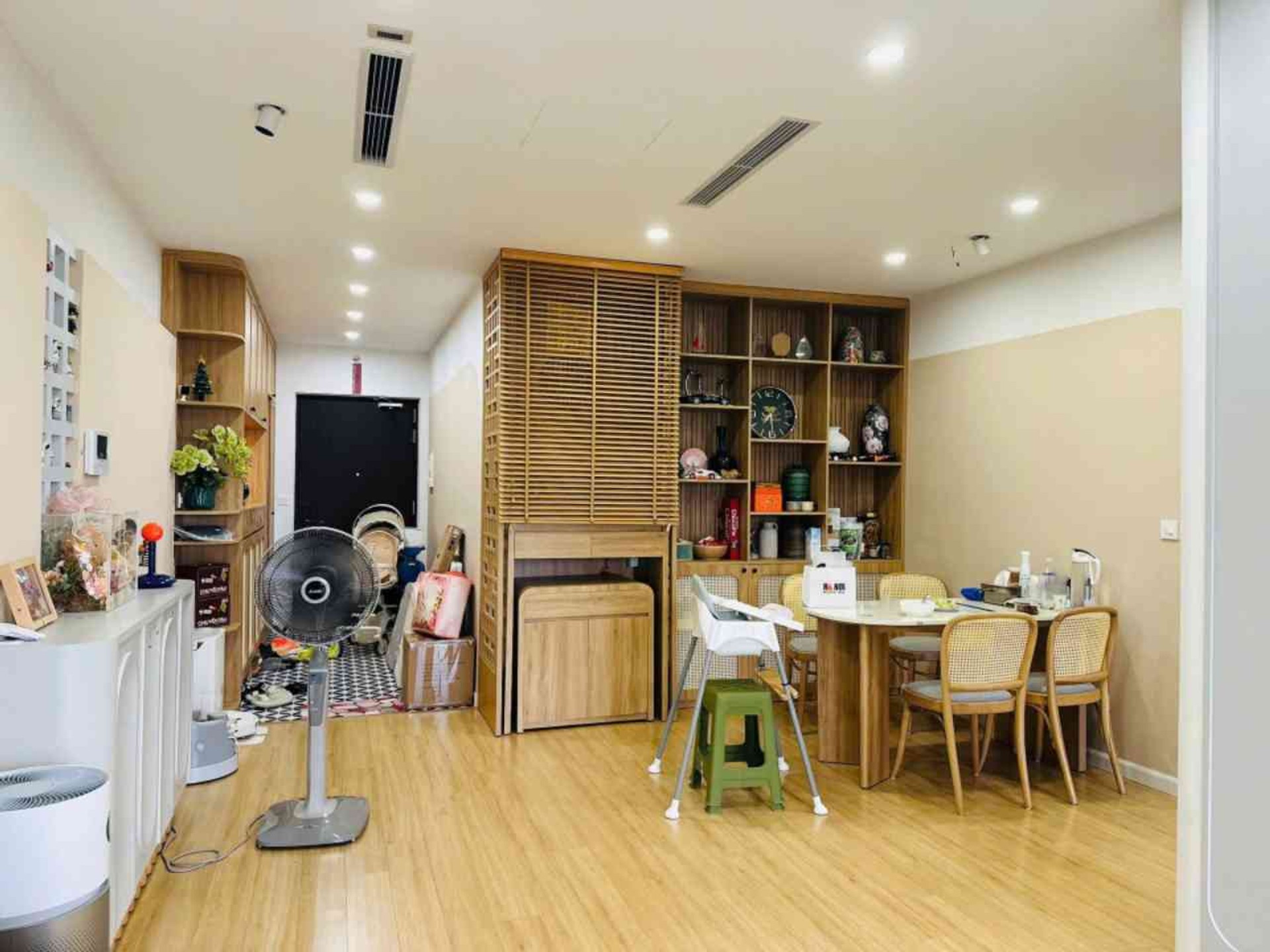 Bán nhà Tân Mai - diện tích 110m2 21 tầng - Lô góc - giá 10,9 tỷ