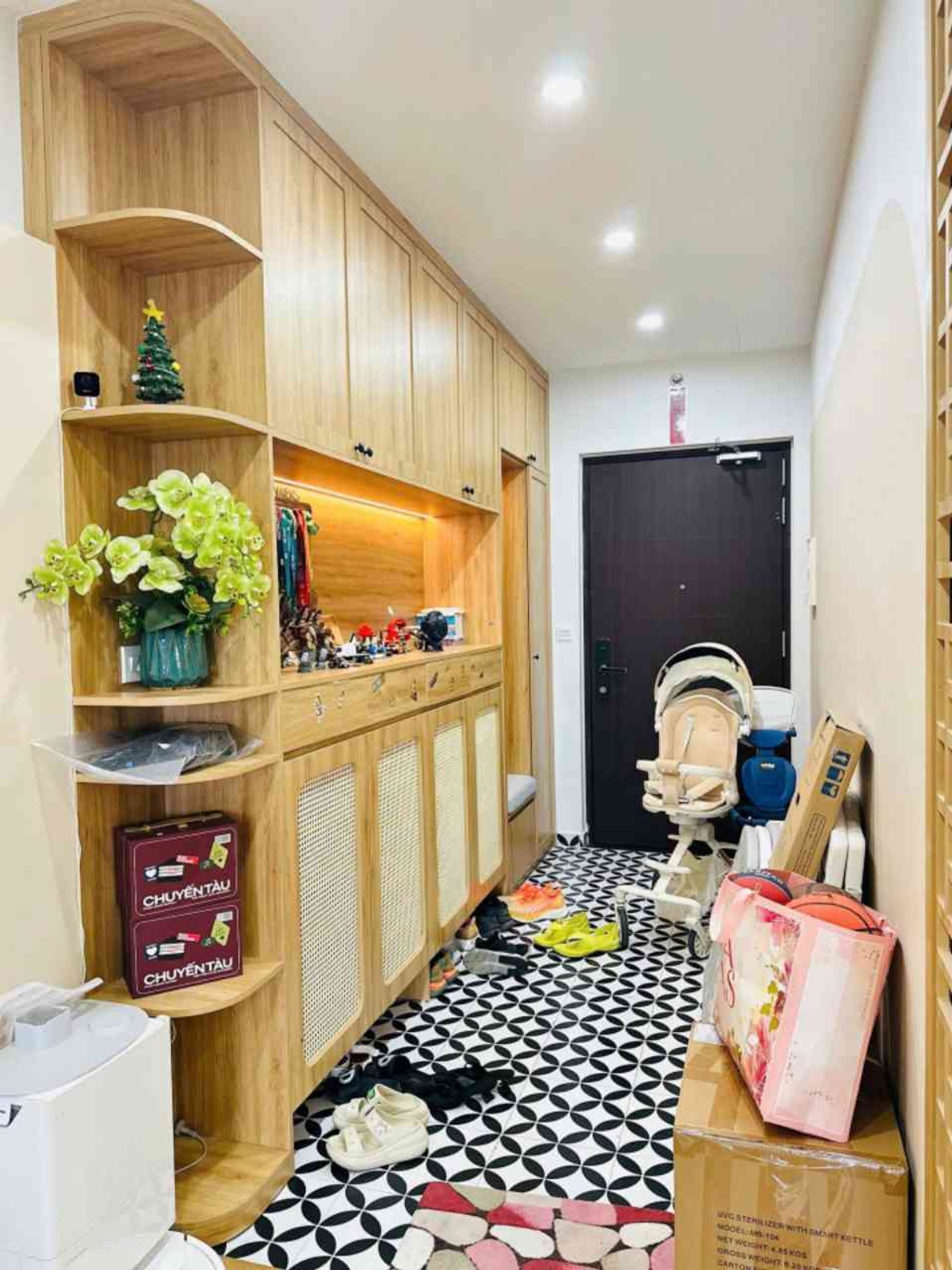 Bán nhà Tân Mai - diện tích 110m2 21 tầng - Lô góc - giá 10,9 tỷ