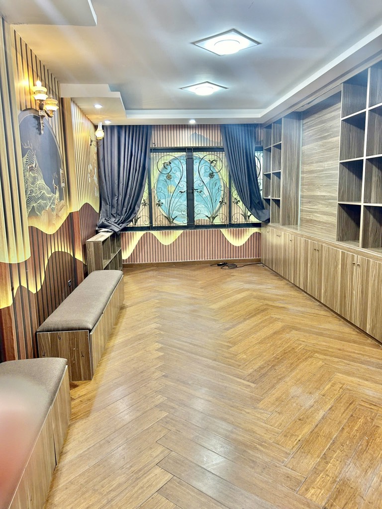 Bán nhà Trung Phụng - diện tích 45m2 9 tầng - Mặt phố lớn ô tô tránh - giá 33,5 tỷ