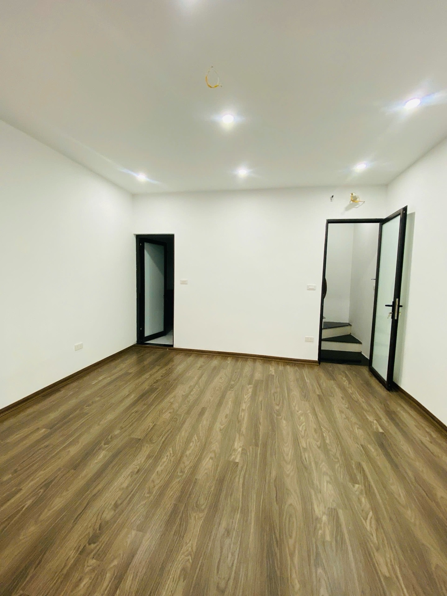 Bán nhà Lương Khánh Thiện - diện tích 27m2 5 tầng - Ô tô đỗ tận cổng - giá 9,15 tỷ