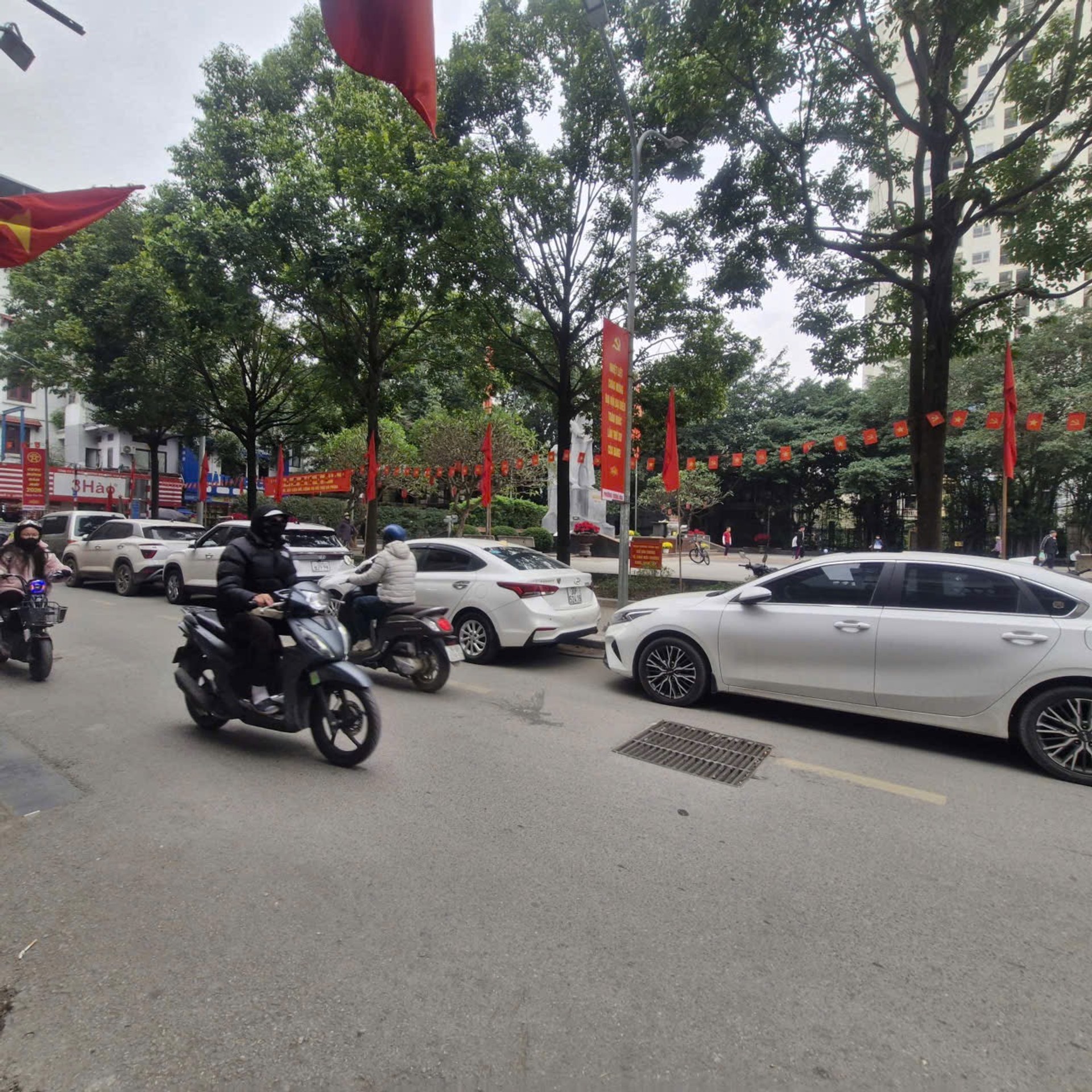 Bán nhà Lương Khánh Thiện - diện tích 27m2 5 tầng - Ô tô đỗ tận cổng - giá 9,15 tỷ
