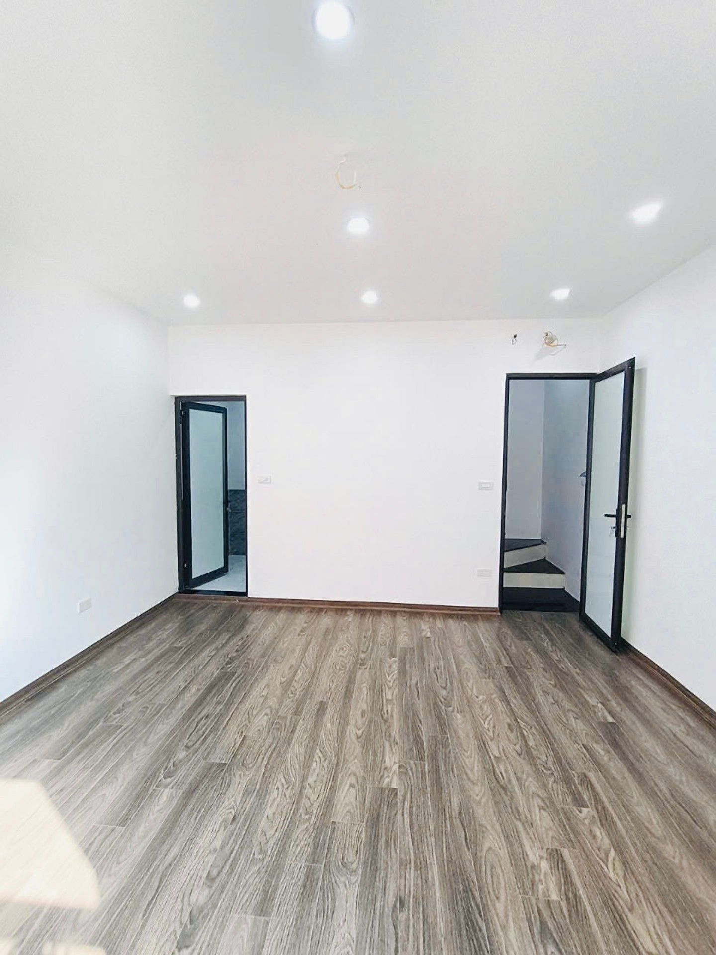 Bán nhà Lương Khánh Thiện - diện tích 27m2 5 tầng - Ô tô đỗ tận cổng - giá 9,15 tỷ