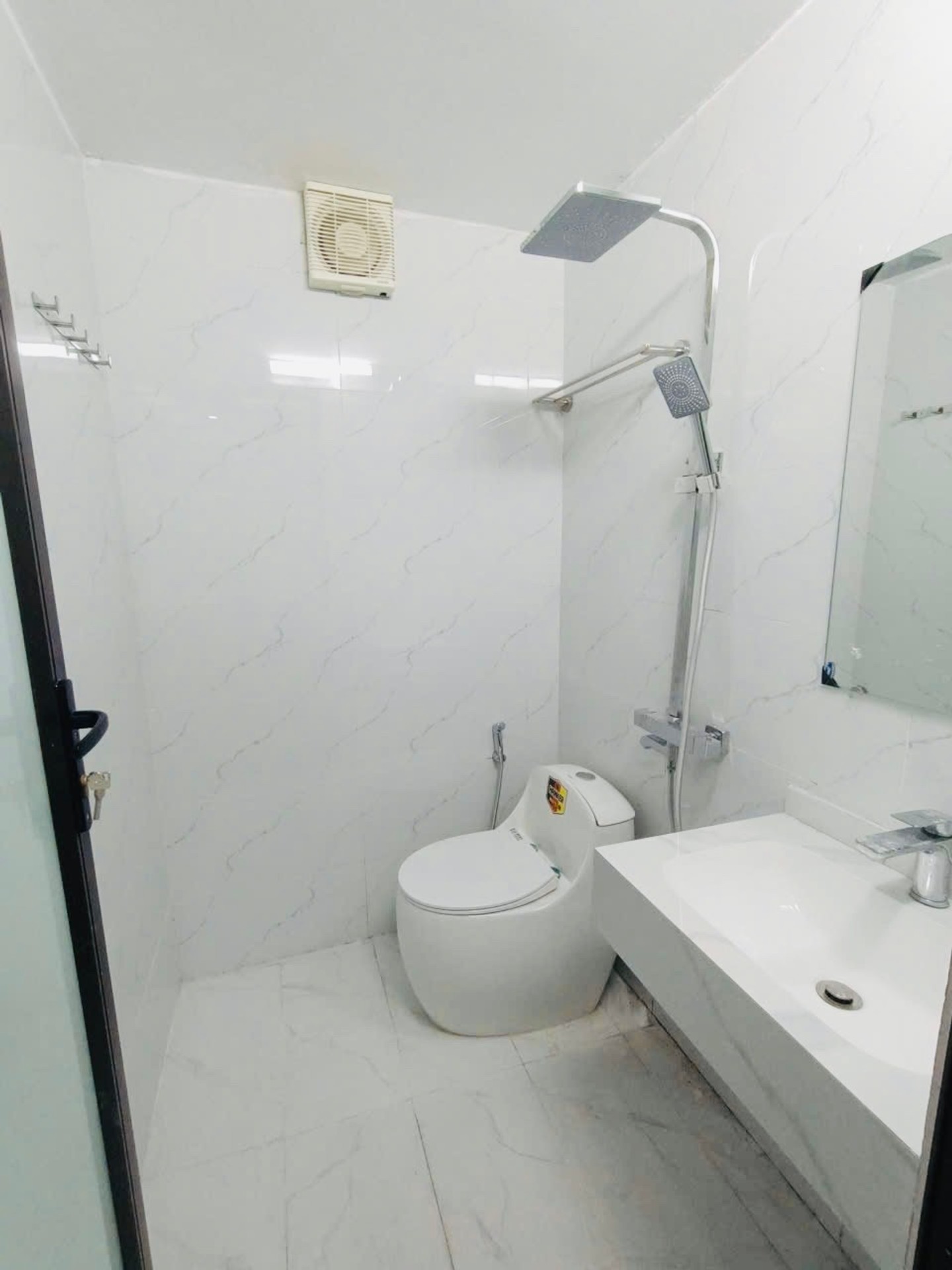 Bán nhà Lương Khánh Thiện - diện tích 27m2 5 tầng - Ô tô đỗ tận cổng - giá 9,15 tỷ