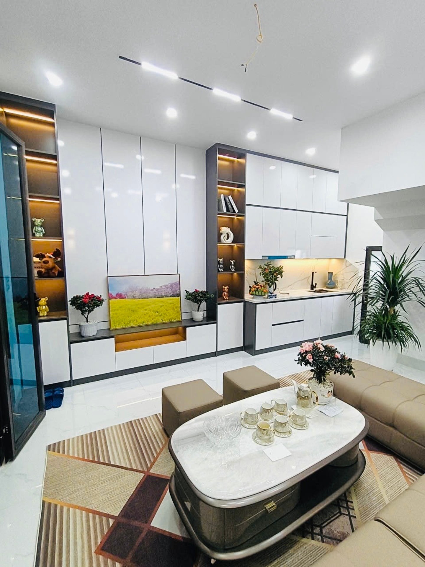 Bán nhà Lương Khánh Thiện - diện tích 27m2 5 tầng - Ô tô đỗ tận cổng - giá 9,15 tỷ