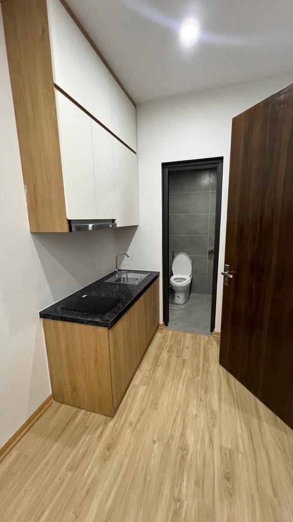 Bán nhà Giải Phóng - diện tích 145m2 5 tầng - Ô TÔ ĐỖ CỬA - giá 39,9 tỷ