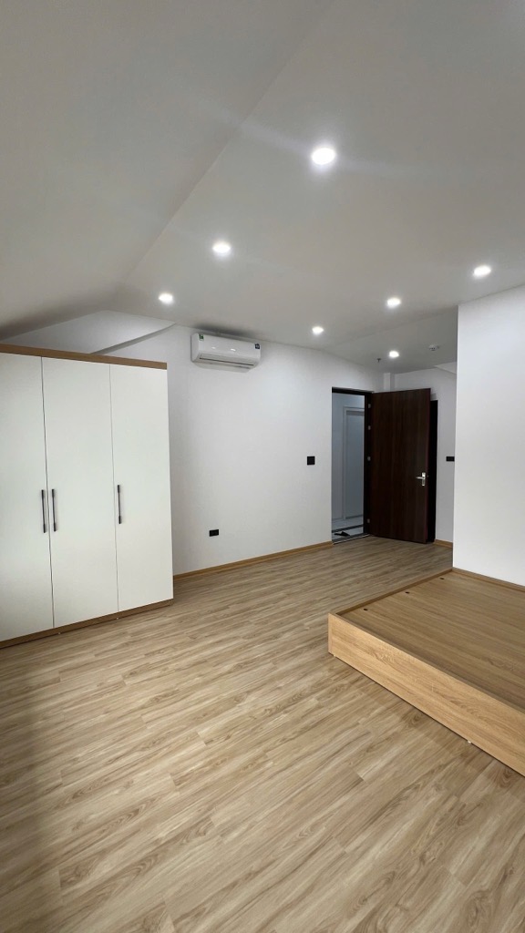 Bán nhà Giải Phóng - diện tích 145m2 5 tầng - Ô TÔ ĐỖ CỬA - giá 39,9 tỷ