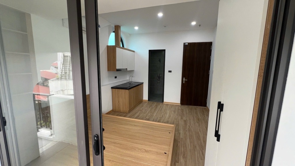 Bán nhà Giải Phóng - diện tích 145m2 5 tầng - Ô TÔ ĐỖ CỬA - giá 39,9 tỷ