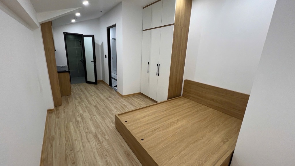 Bán nhà Giải Phóng - diện tích 145m2 5 tầng - Ô TÔ ĐỖ CỬA - giá 39,9 tỷ