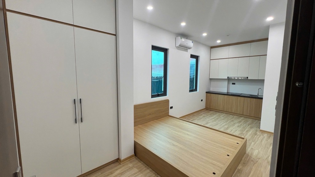 Bán nhà Giải Phóng - diện tích 145m2 5 tầng - Ô TÔ ĐỖ CỬA - giá 39,9 tỷ