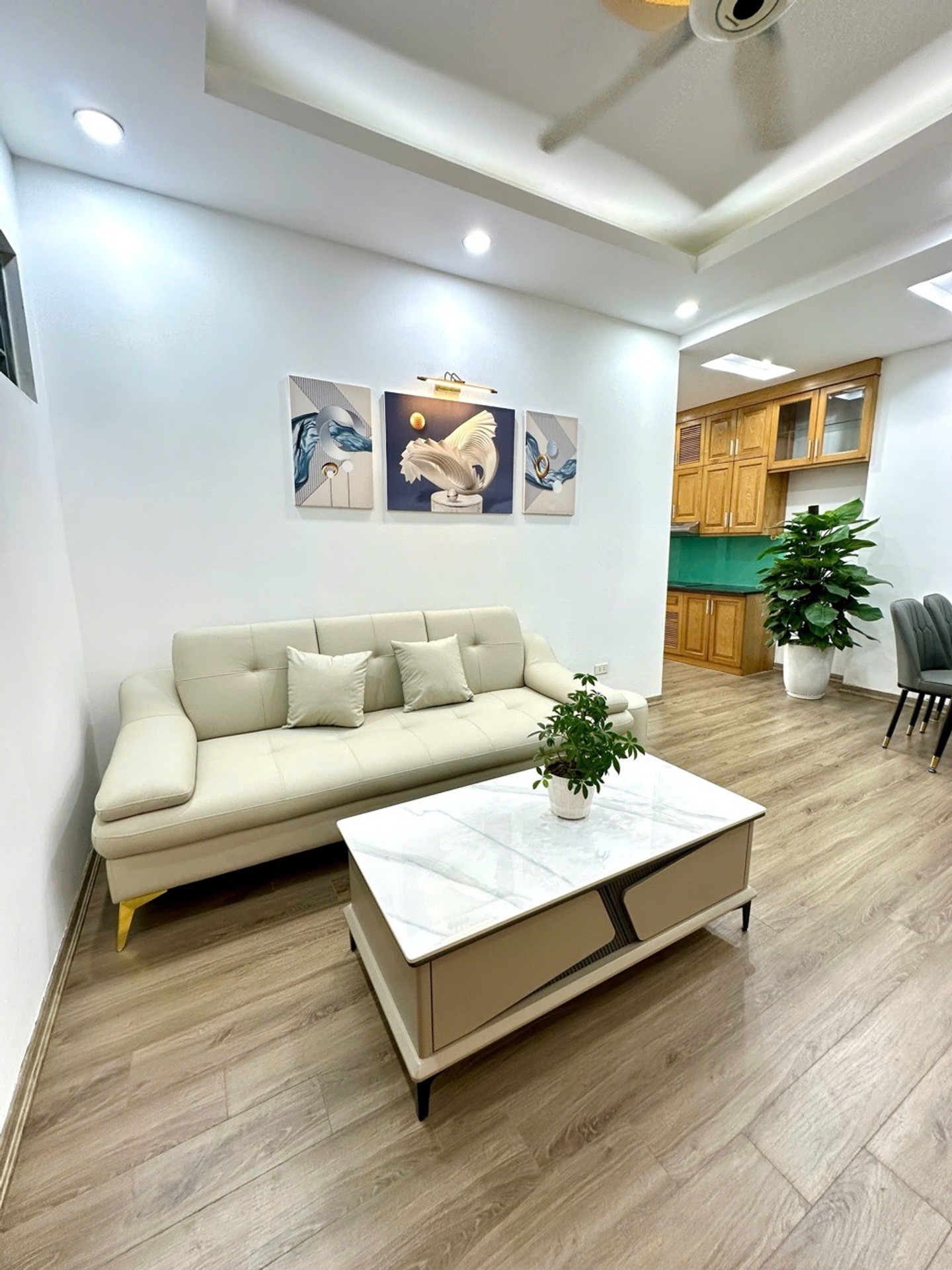 Bán nhà Nguyễn Xiển - diện tích 73m2 6 tầng - nhà đẹp hiếm có - giá 4,93 tỷ