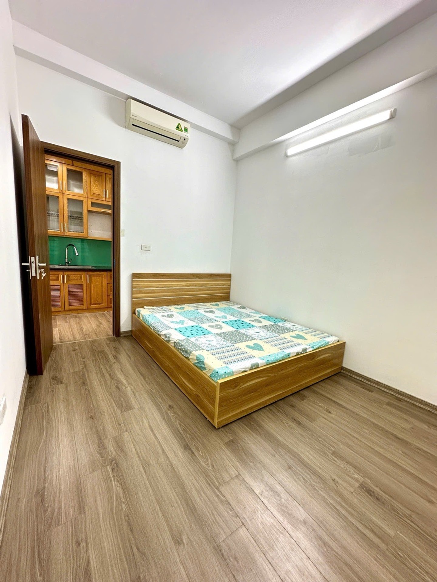 Bán nhà Nguyễn Xiển - diện tích 73m2 6 tầng - nhà đẹp hiếm có - giá 4,93 tỷ
