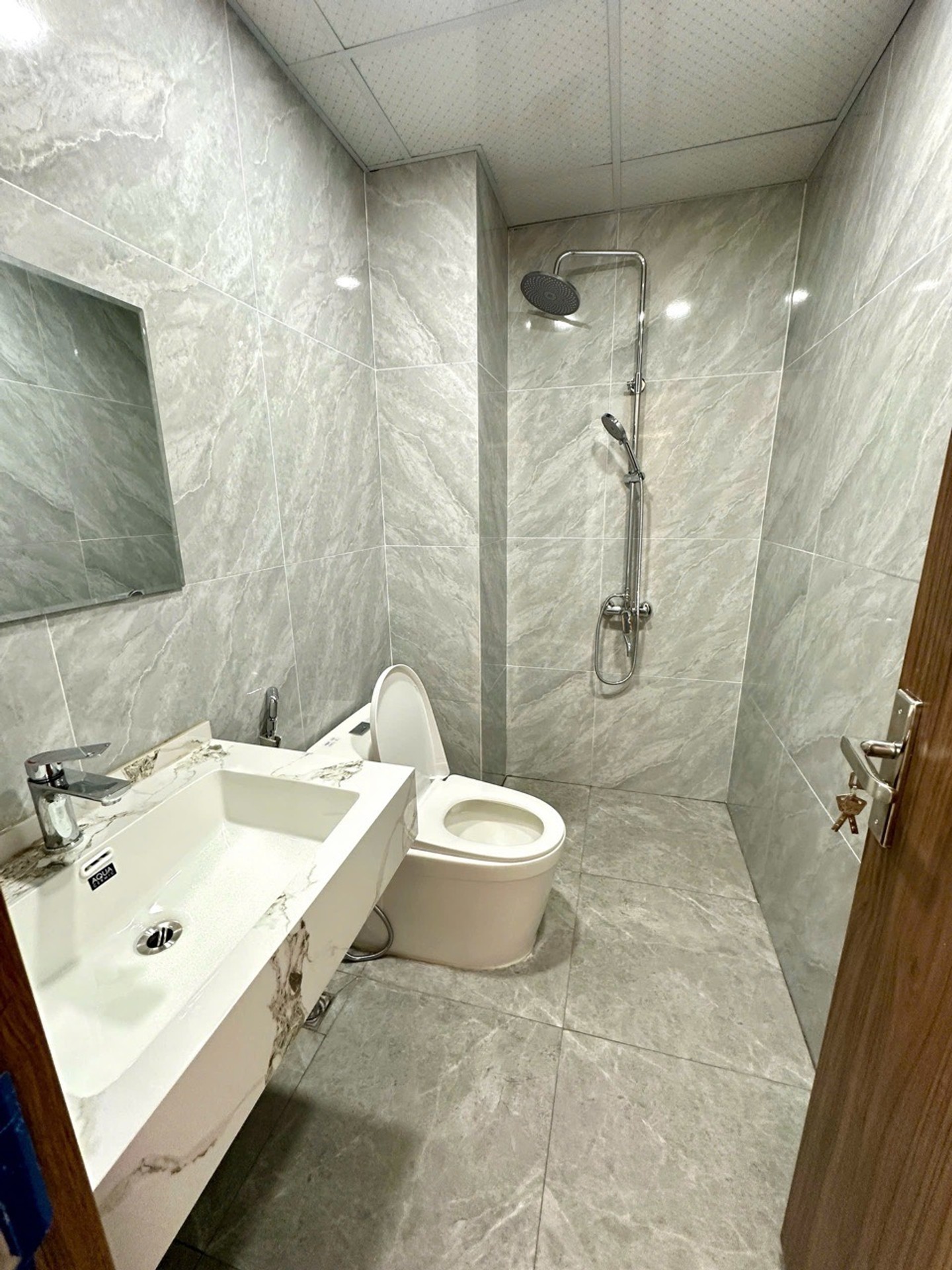 Bán nhà Nguyễn Xiển - diện tích 73m2 6 tầng - nhà đẹp hiếm có - giá 4,93 tỷ
