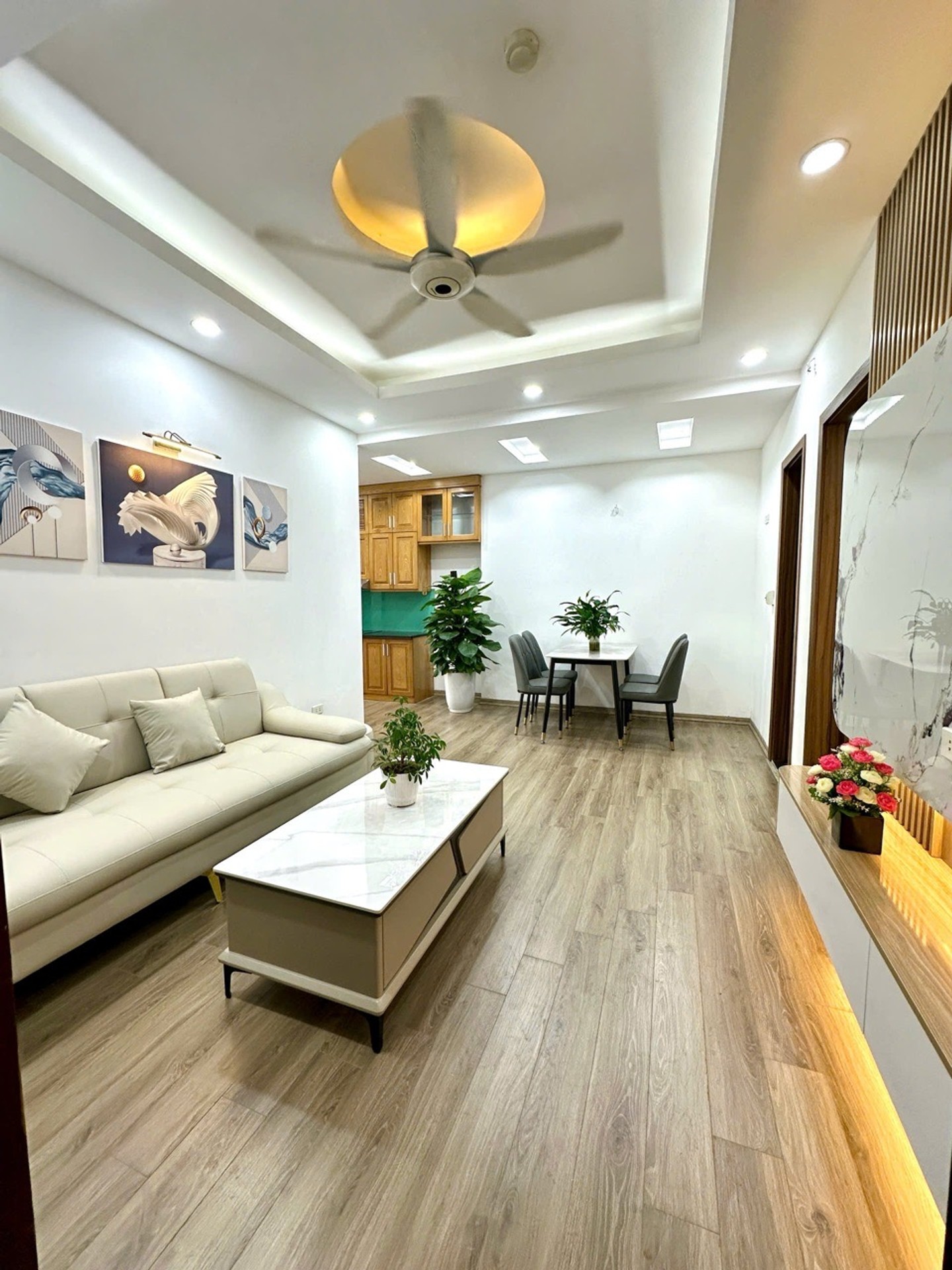 Bán nhà Nguyễn Xiển - diện tích 73m2 6 tầng - nhà đẹp hiếm có - giá 4,93 tỷ