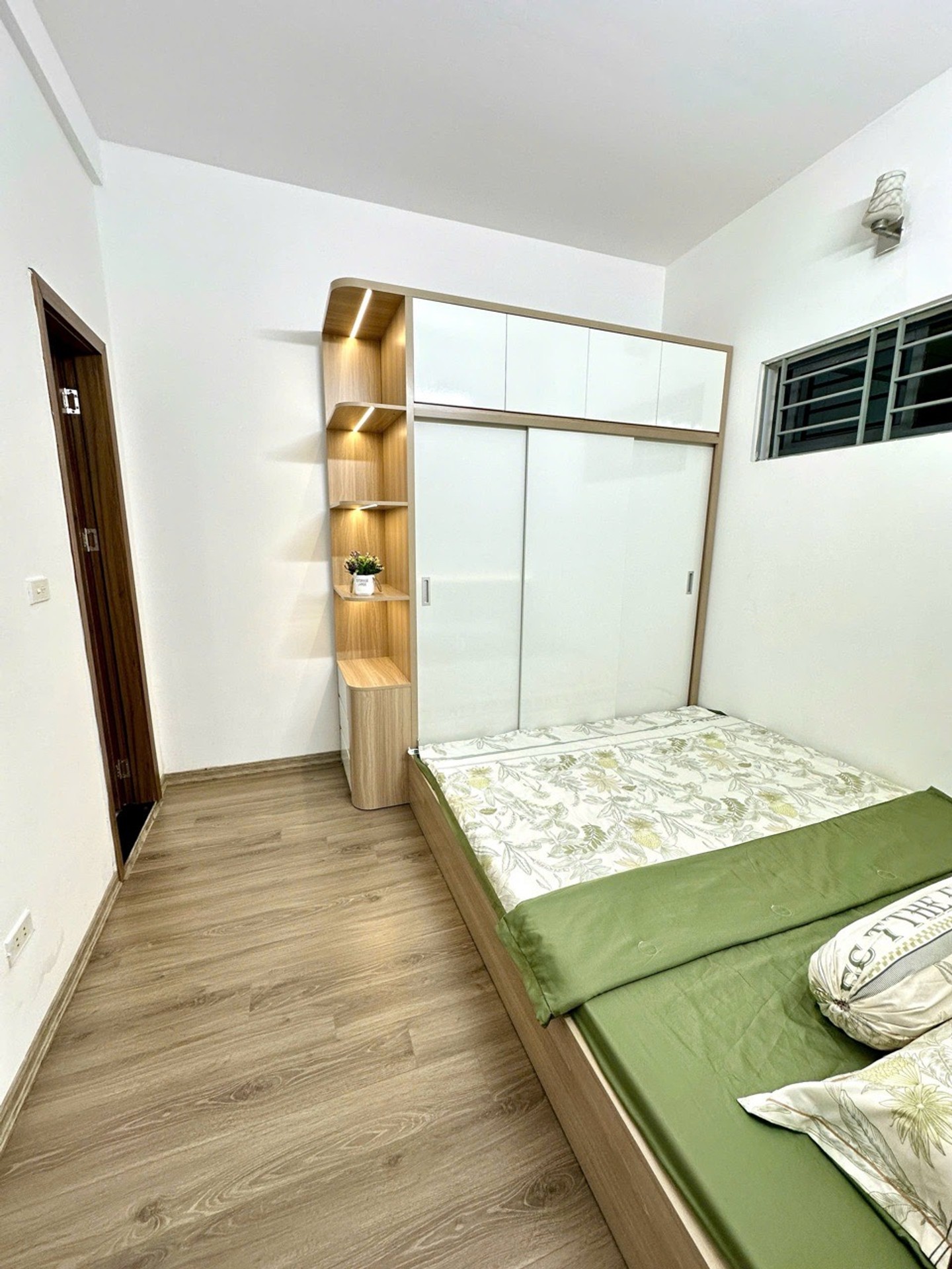 Bán nhà Nguyễn Xiển - diện tích 73m2 6 tầng - nhà đẹp hiếm có - giá 4,93 tỷ