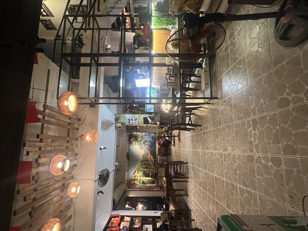 Bán nhà Nguyên Hồng - diện tích 73.6m2 5 tầng - LOGOG 2 MẶT TIỀN ĐỀU VỈA HÈ VÀ OTO TRÁNH - giá 59,5 tỷ