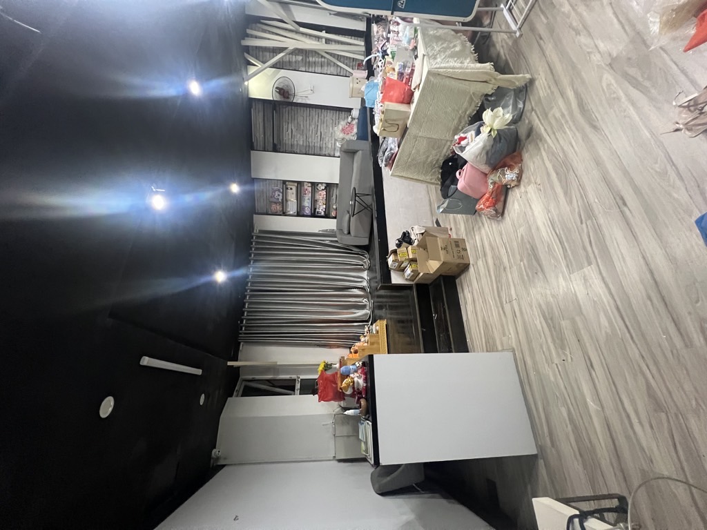 Bán nhà Nguyên Hồng - diện tích 73.6m2 5 tầng - LOGOG 2 MẶT TIỀN ĐỀU VỈA HÈ VÀ OTO TRÁNH - giá 59,5 tỷ