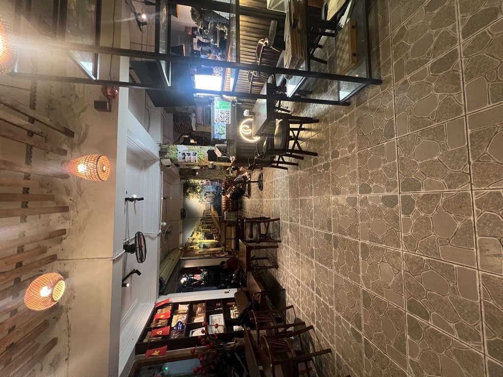 Bán nhà Nguyên Hồng - diện tích 73.6m2 5 tầng - LOGOG 2 MẶT TIỀN ĐỀU VỈA HÈ VÀ OTO TRÁNH - giá 59,5 tỷ