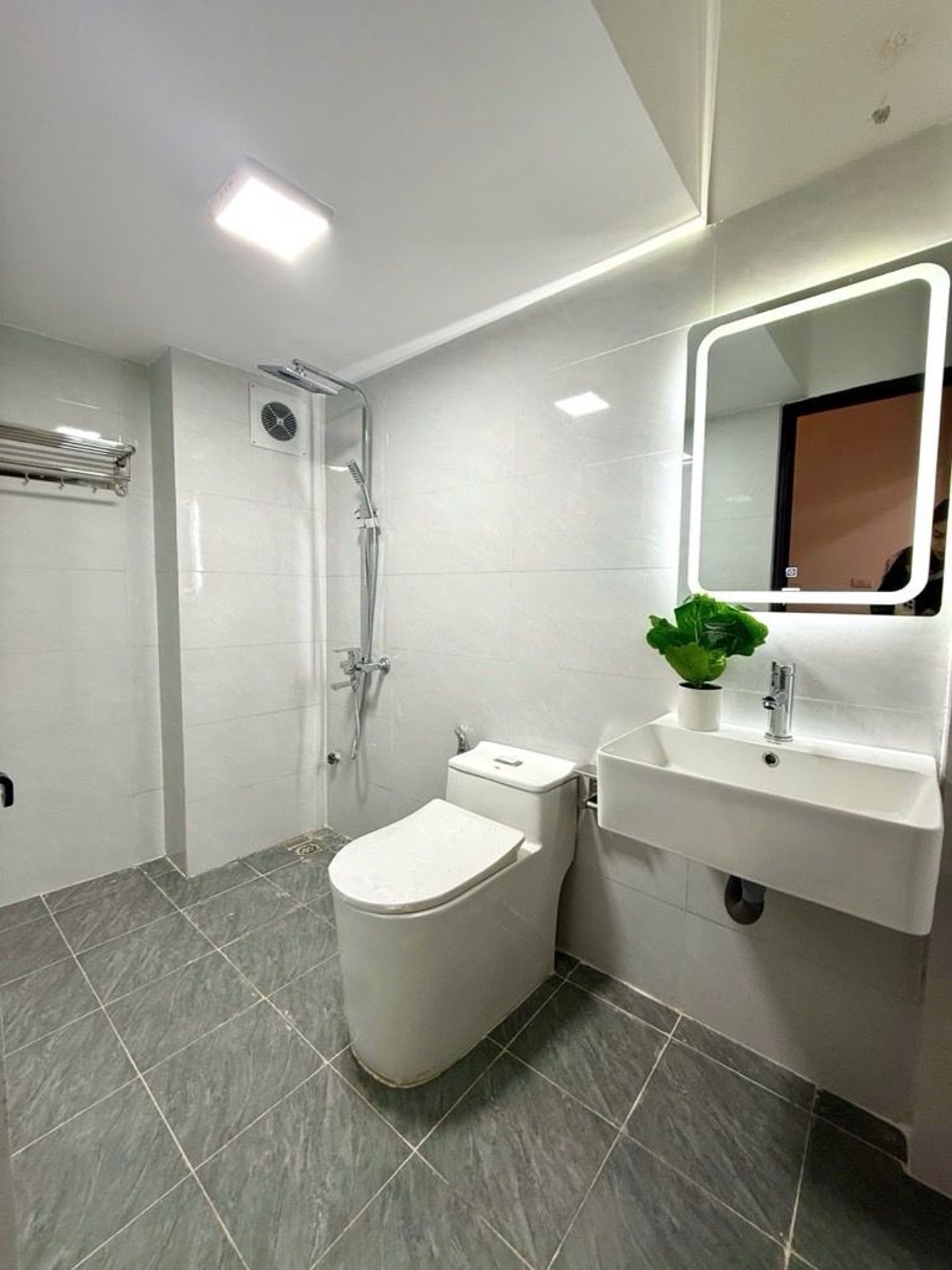 Bán nhà Định Công Thượng - diện tích 31m2 5 tầng - ô tô đỗ cửa - giá 8,3 tỷ