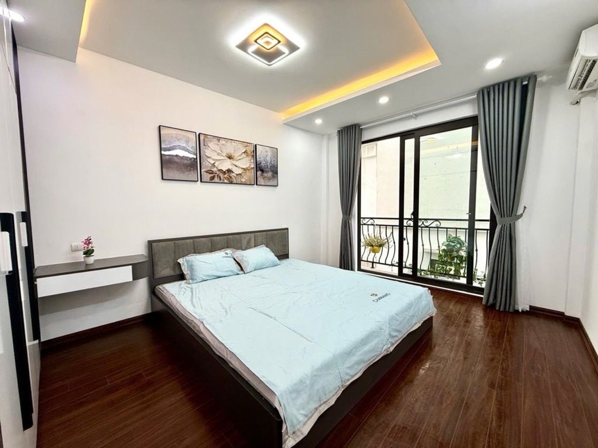 Bán nhà Định Công Thượng - diện tích 31m2 5 tầng - ô tô đỗ cửa - giá 8,3 tỷ