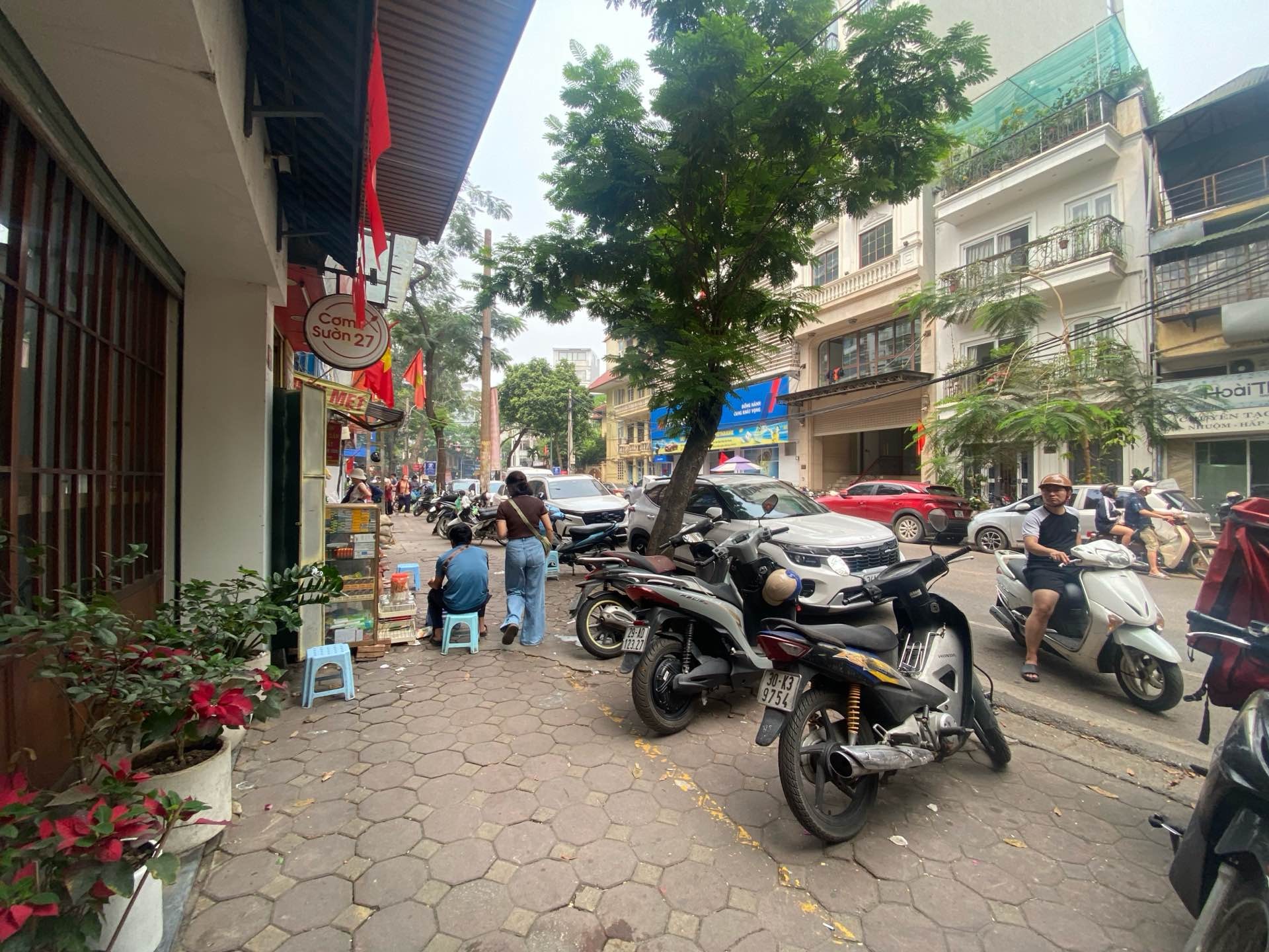 Bán nhà Hàn Thuyên - diện tích 33m2 5 tầng - Lô góc 2 mặt thoáng - giá 39,5 tỷ