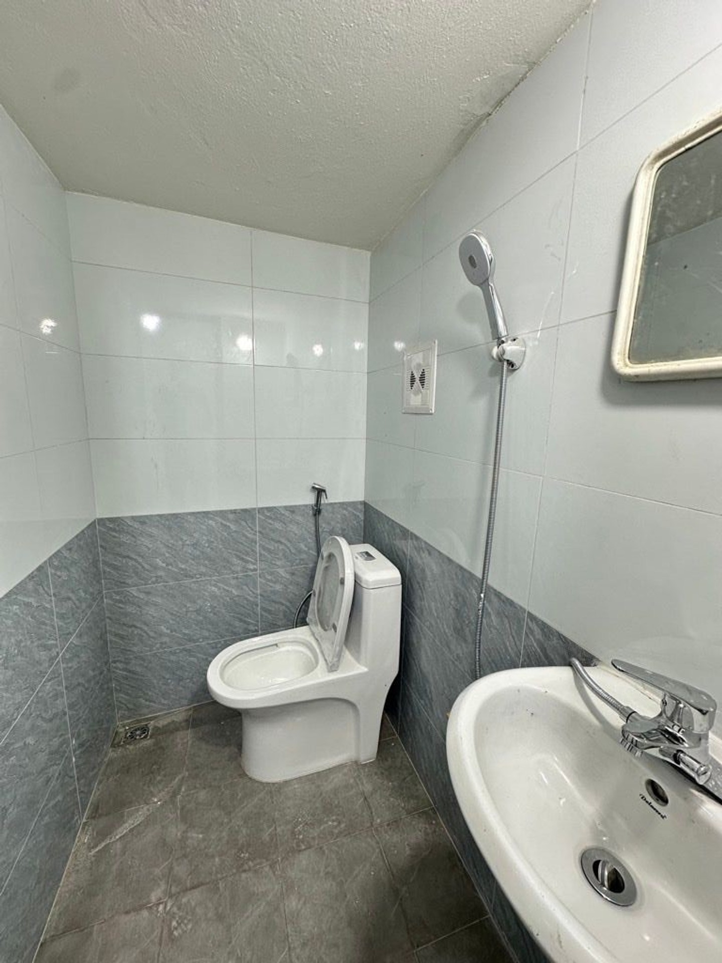 Bán nhà Định Công Thượng - diện tích 42m2 1 tầng - Mặt đường ô tô tránh kinh doanh - giá 4,25 tỷ