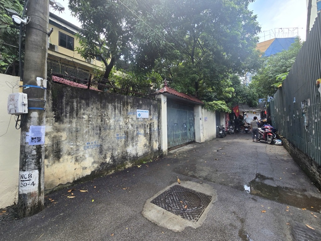 Bán nhà Hoàng Ngân - diện tích 418m2 1 tầng - Ô TÔ, KINH DOANH - giá 165 tỷ