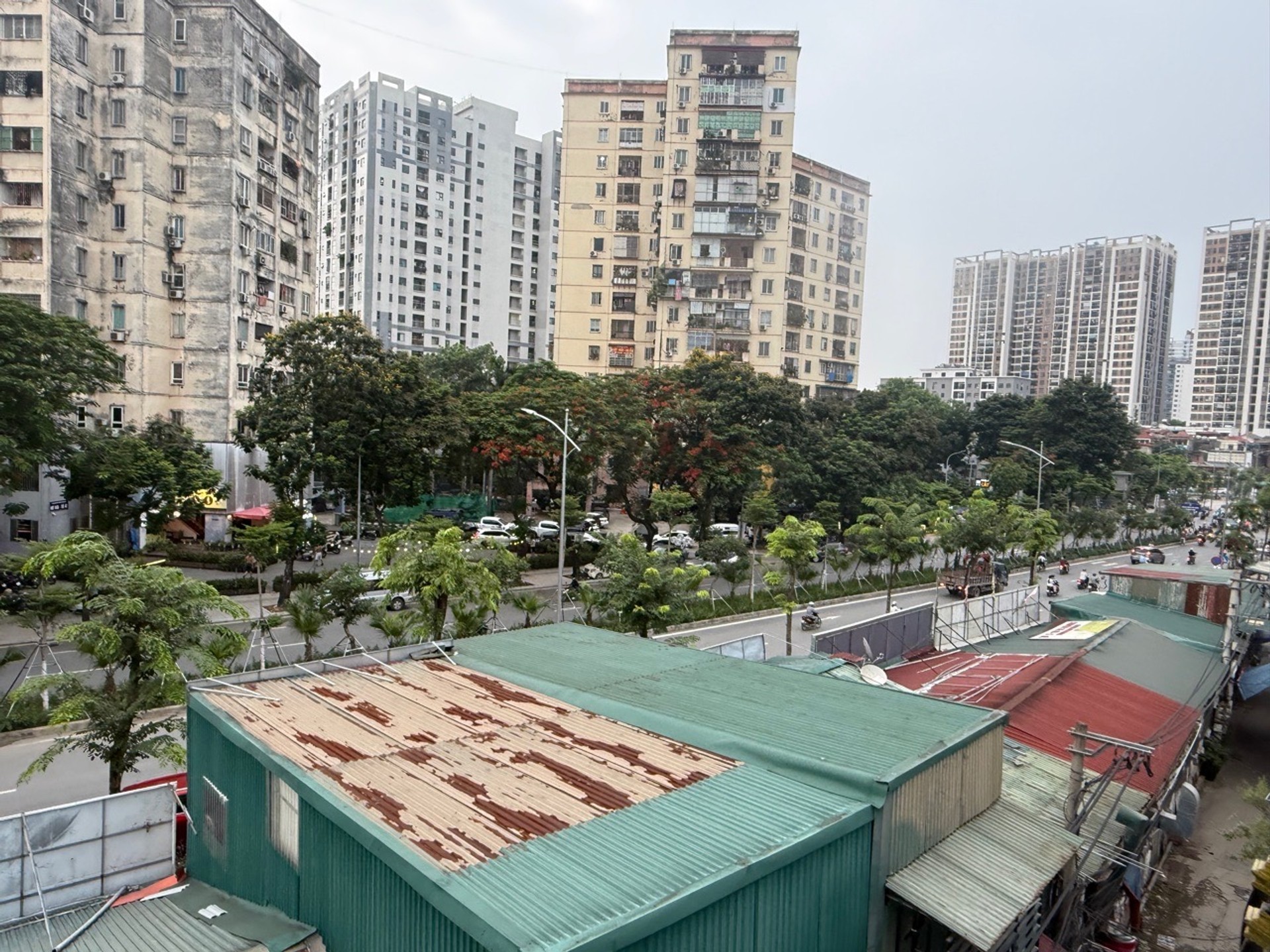 Bán nhà Định Công - diện tích 53m2 4 tầng - ô tô đỗ cửa - giá 6,4 tỷ