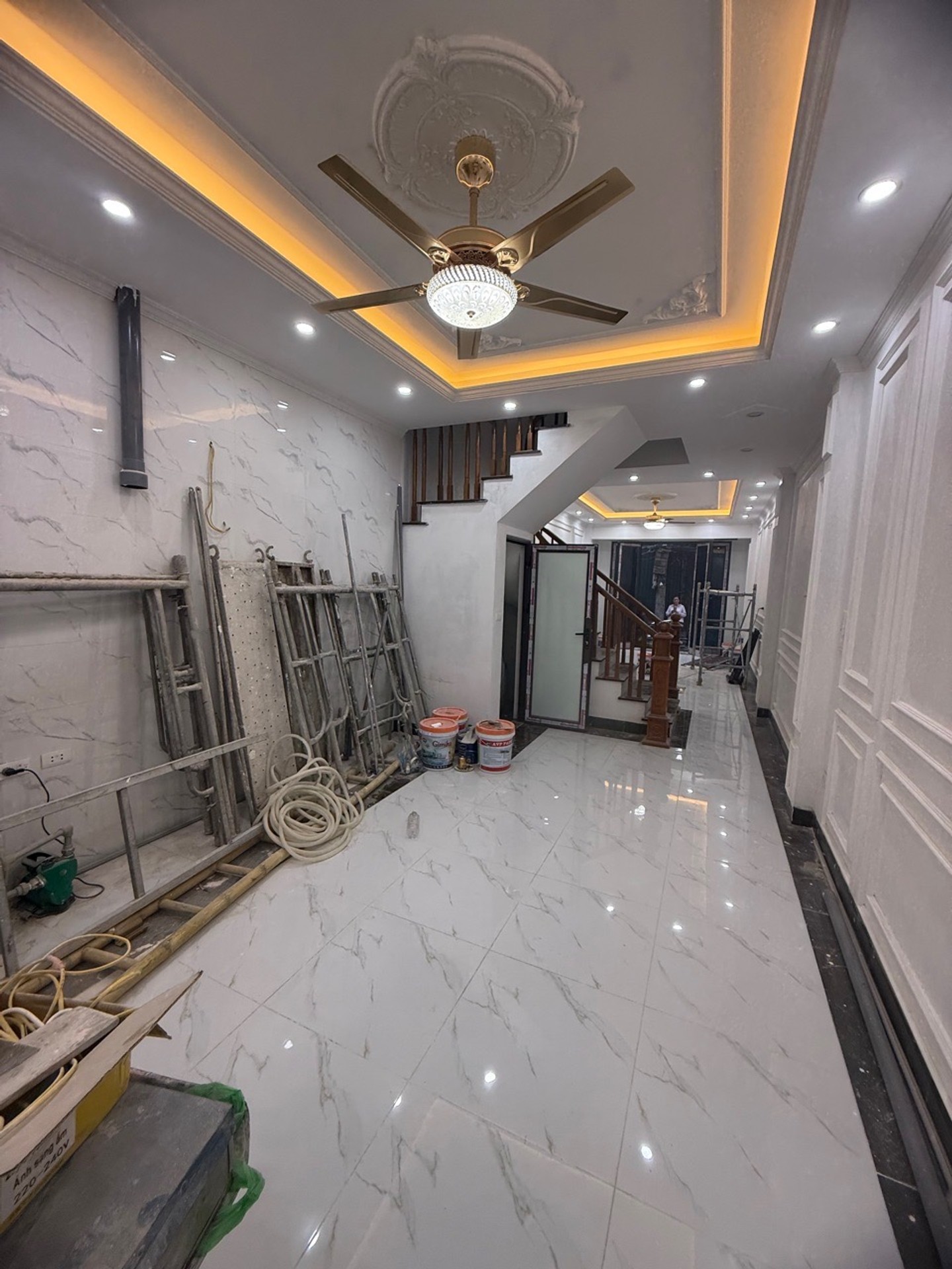 Bán nhà Định Công - diện tích 53m2 4 tầng - ô tô đỗ cửa - giá 6,4 tỷ