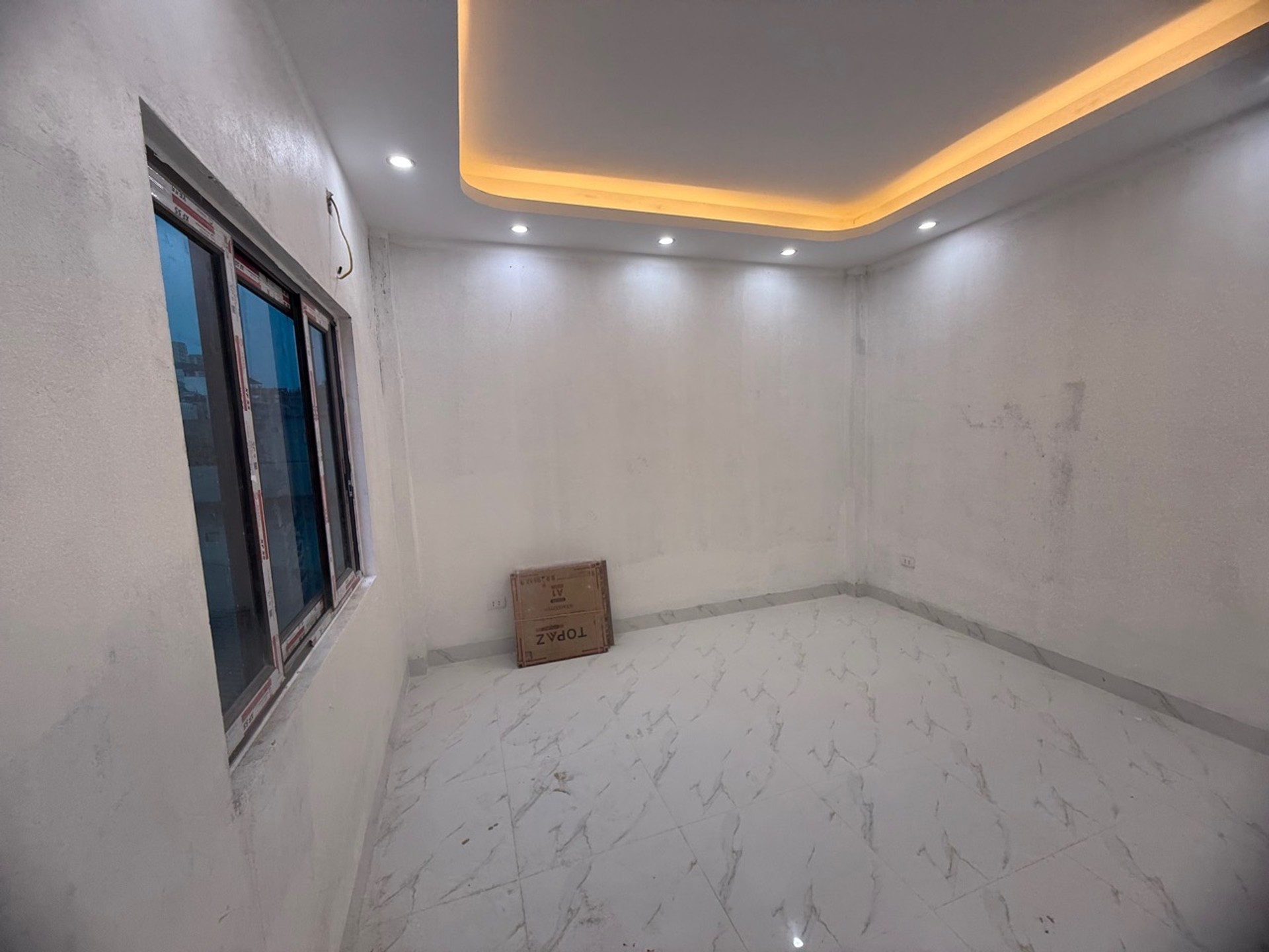 Bán nhà Định Công - diện tích 53m2 4 tầng - ô tô đỗ cửa - giá 6,4 tỷ