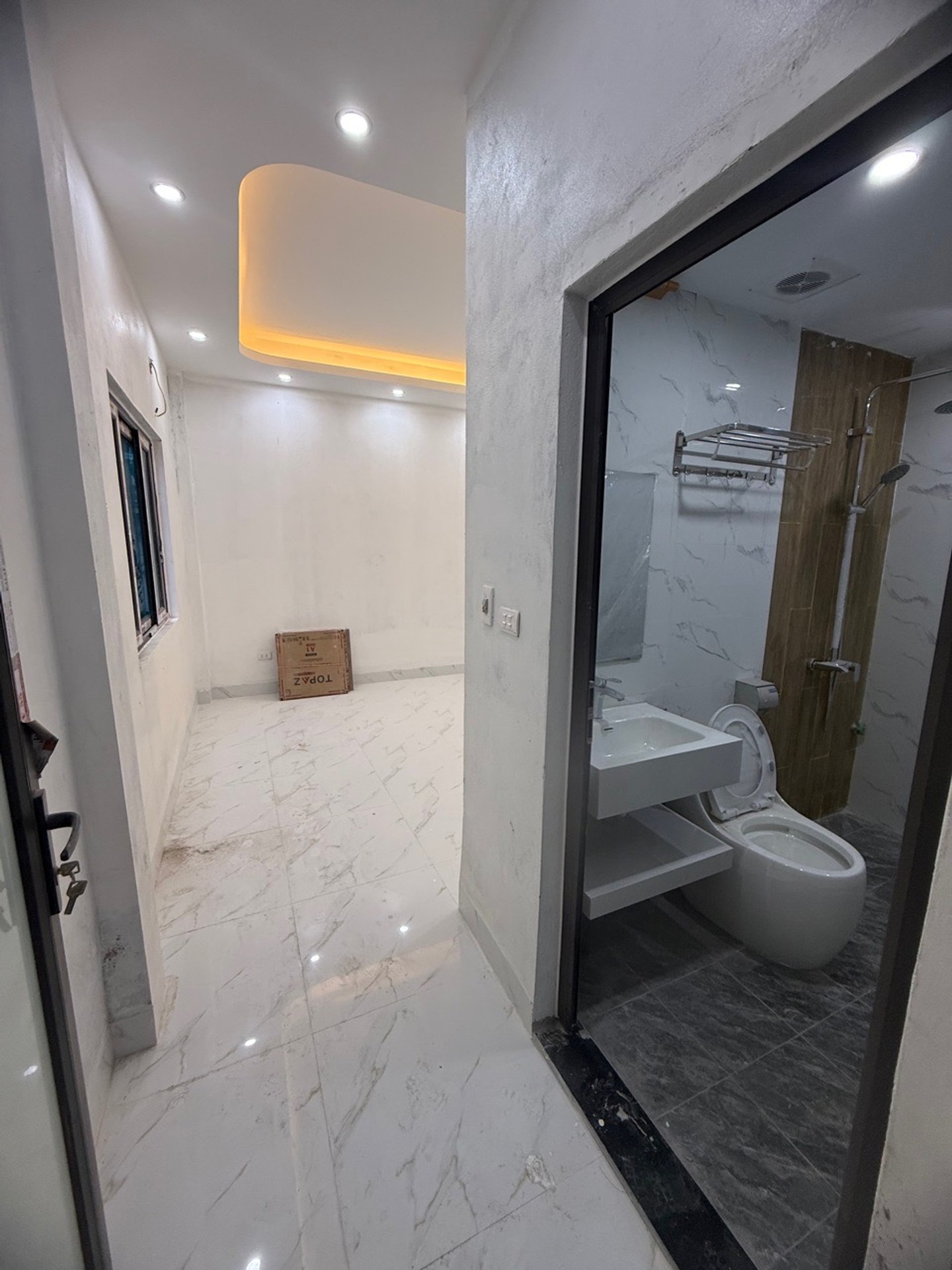 Bán nhà Định Công - diện tích 53m2 4 tầng - ô tô đỗ cửa - giá 6,4 tỷ