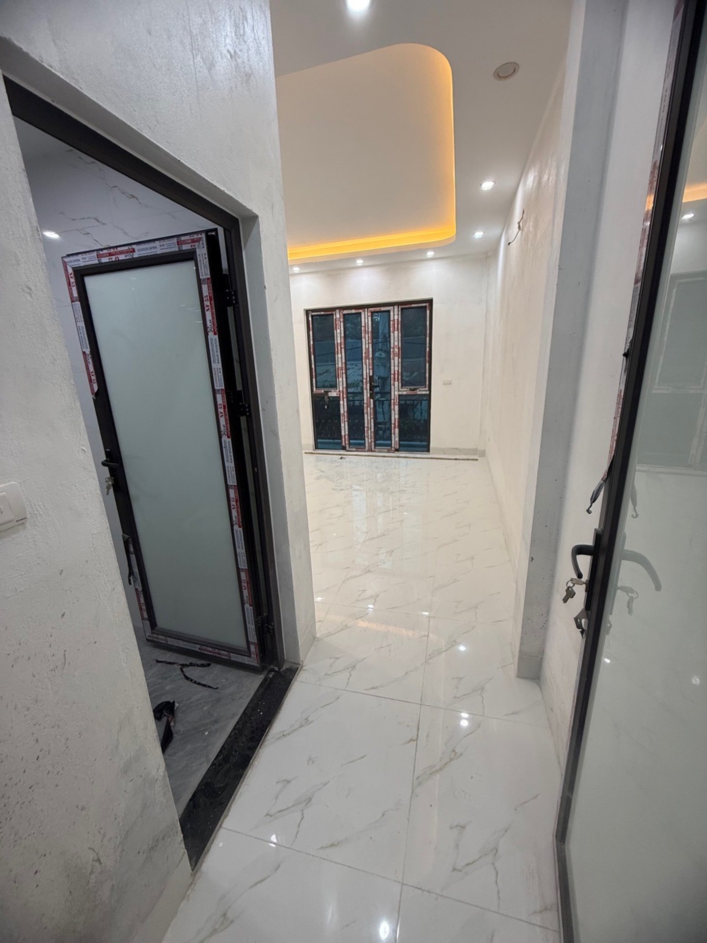 Bán nhà Định Công - diện tích 53m2 4 tầng - ô tô đỗ cửa - giá 6,4 tỷ