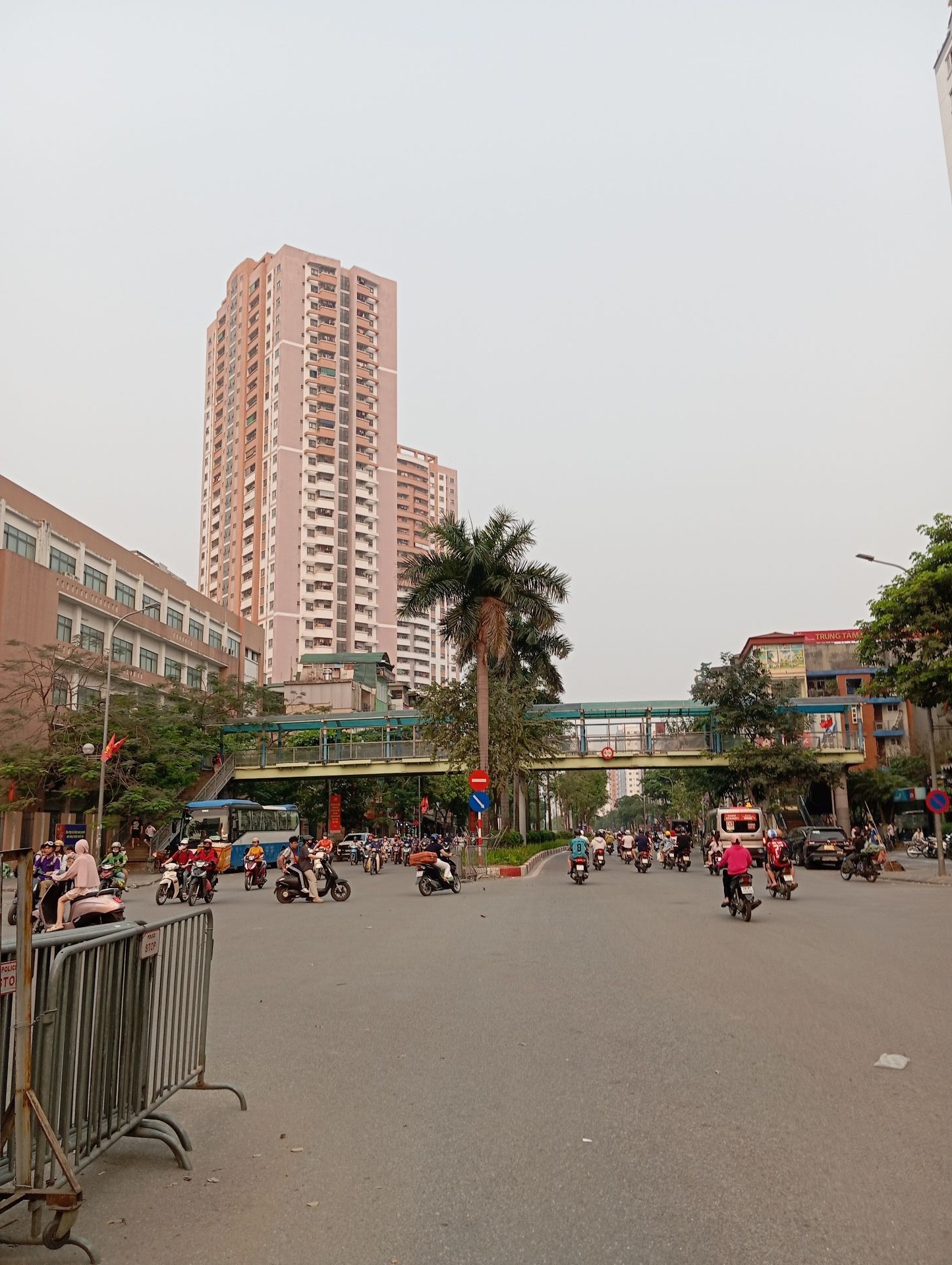 Bán nhà Tân Mai - diện tích 70m2 2 tầng - Ô tô cách 5 mét - giá 11,5 tỷ